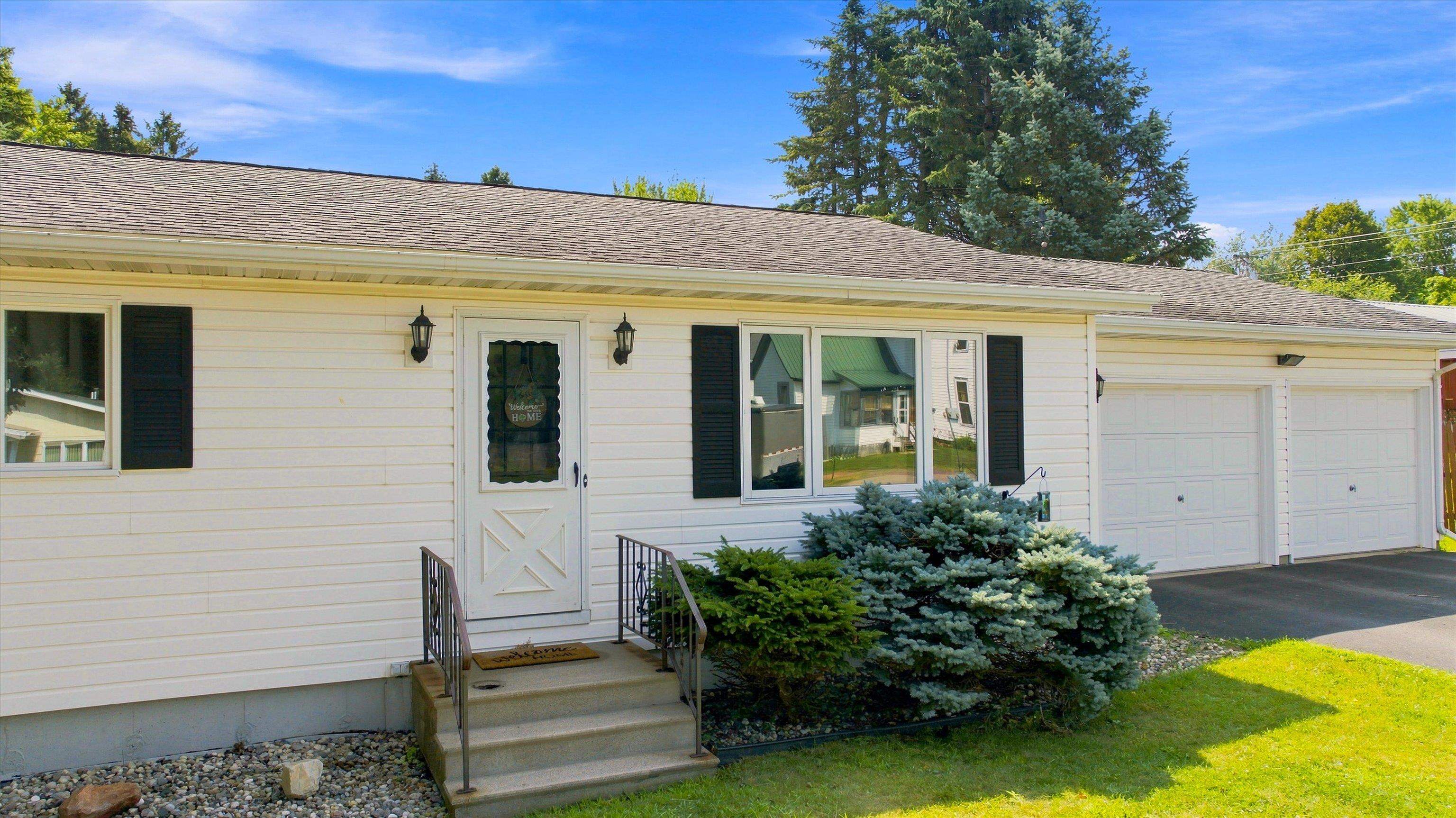 305 N CHERRY AVENUE, Marshfield, Wisconsin 54449, 3 Bedrooms Bedrooms, ,1 BathroomBathrooms,Residential,For Sale,305 N CHERRY AVENUE,22603718