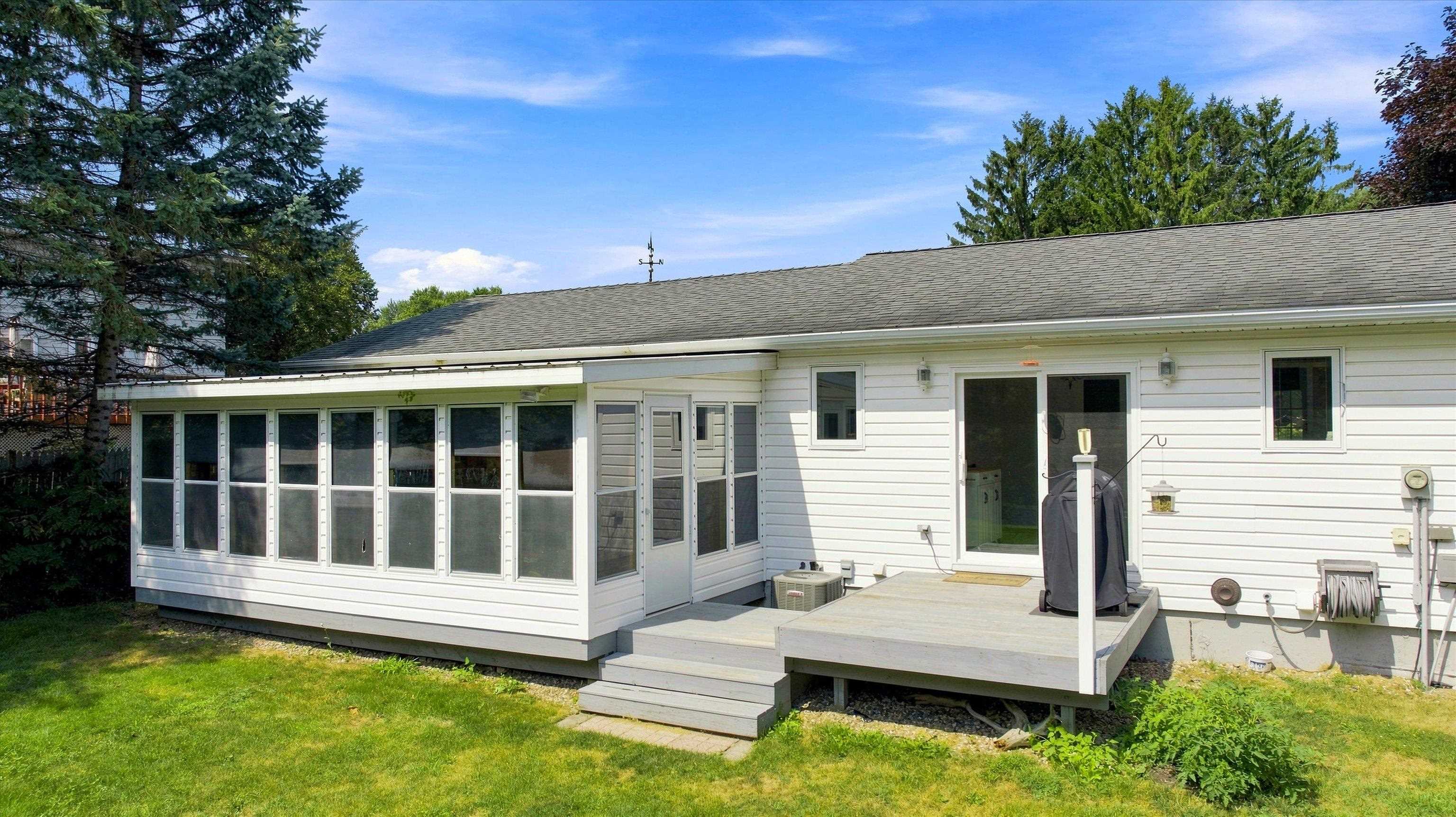 305 N CHERRY AVENUE, Marshfield, Wisconsin 54449, 3 Bedrooms Bedrooms, ,1 BathroomBathrooms,Residential,For Sale,305 N CHERRY AVENUE,22603718