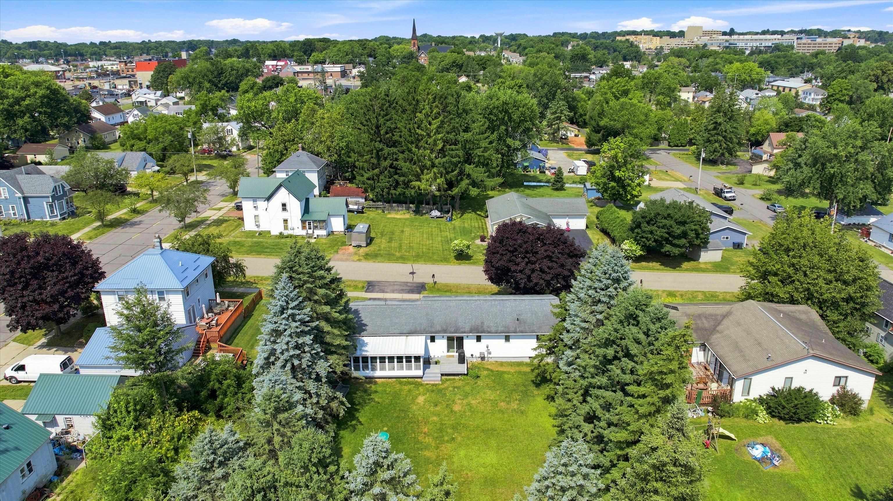 305 N CHERRY AVENUE, Marshfield, Wisconsin 54449, 3 Bedrooms Bedrooms, ,1 BathroomBathrooms,Residential,For Sale,305 N CHERRY AVENUE,22603718