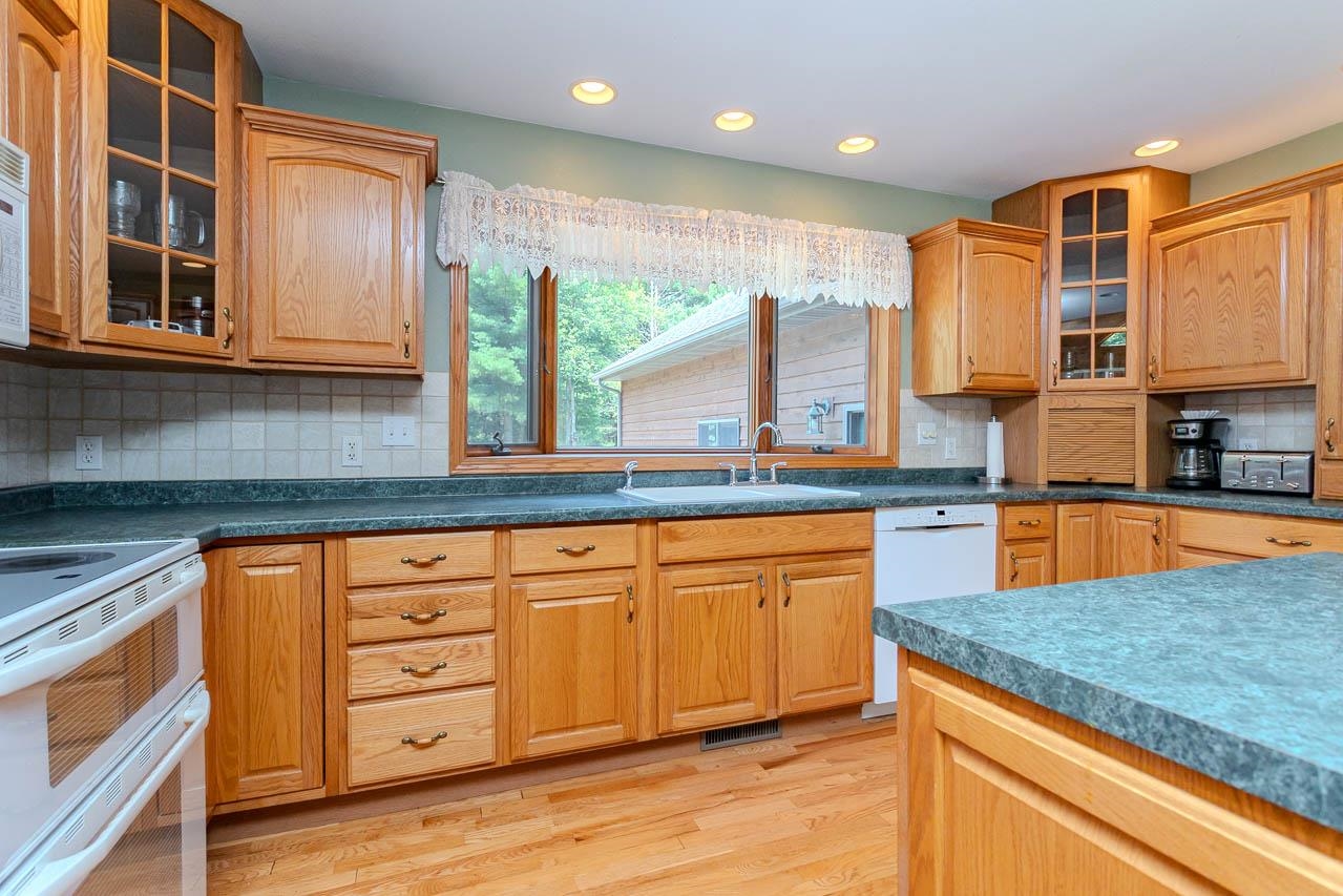 1904 LEA ROAD, Kronenwetter, Wisconsin 54455, 3 Bedrooms Bedrooms, ,2 BathroomsBathrooms,Residential,For Sale,1904 LEA ROAD,22603733