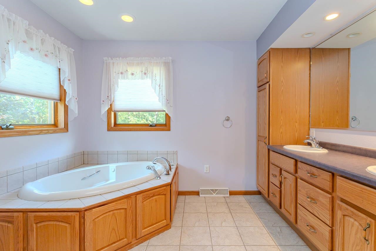 1904 LEA ROAD, Kronenwetter, Wisconsin 54455, 3 Bedrooms Bedrooms, ,2 BathroomsBathrooms,Residential,For Sale,1904 LEA ROAD,22603733