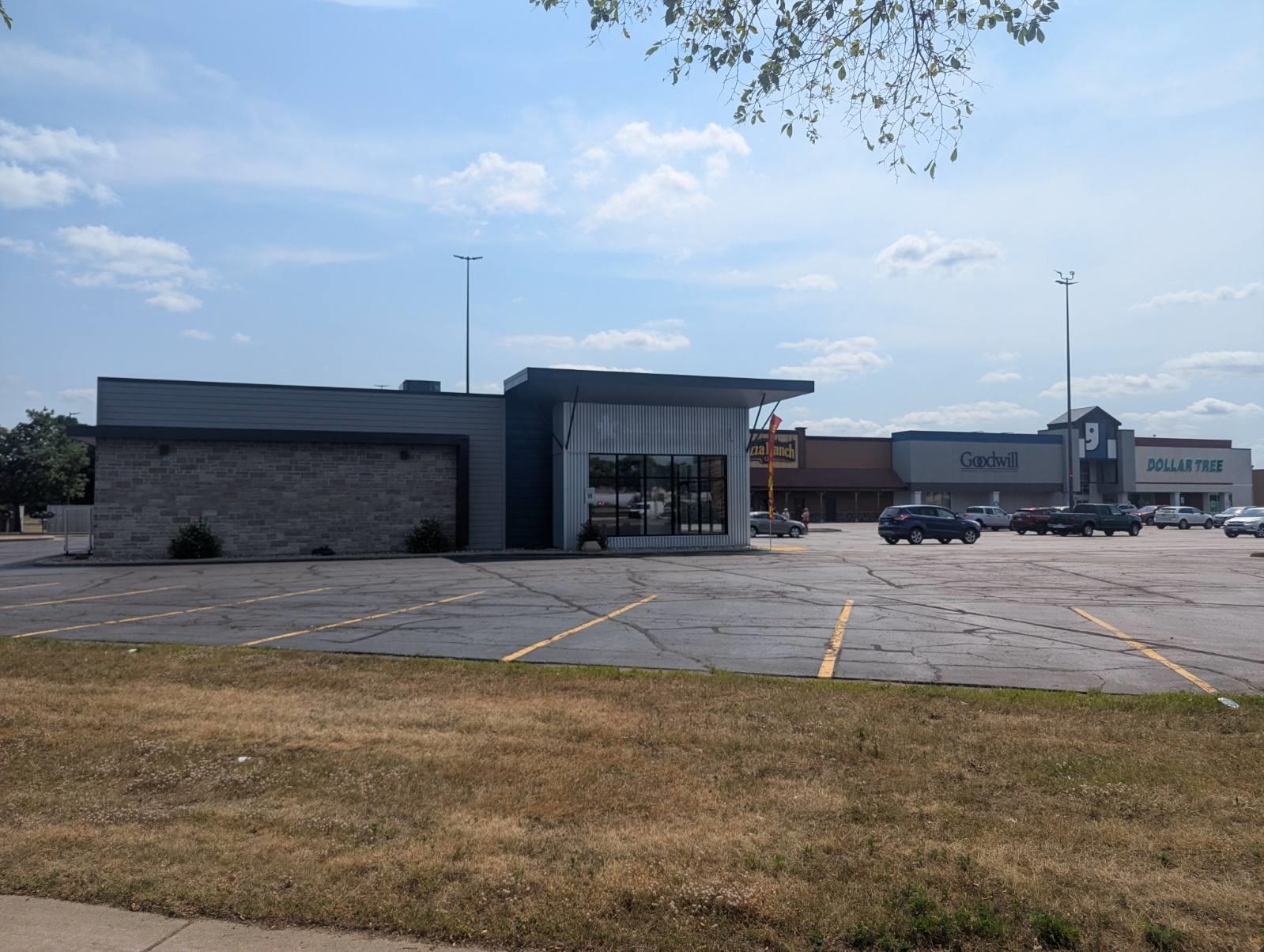 2017 SCHOFIELD AVENUE, Weston, Wisconsin 54476, ,Commercial/industrial,For Rent,2017 SCHOFIELD AVENUE,22603738