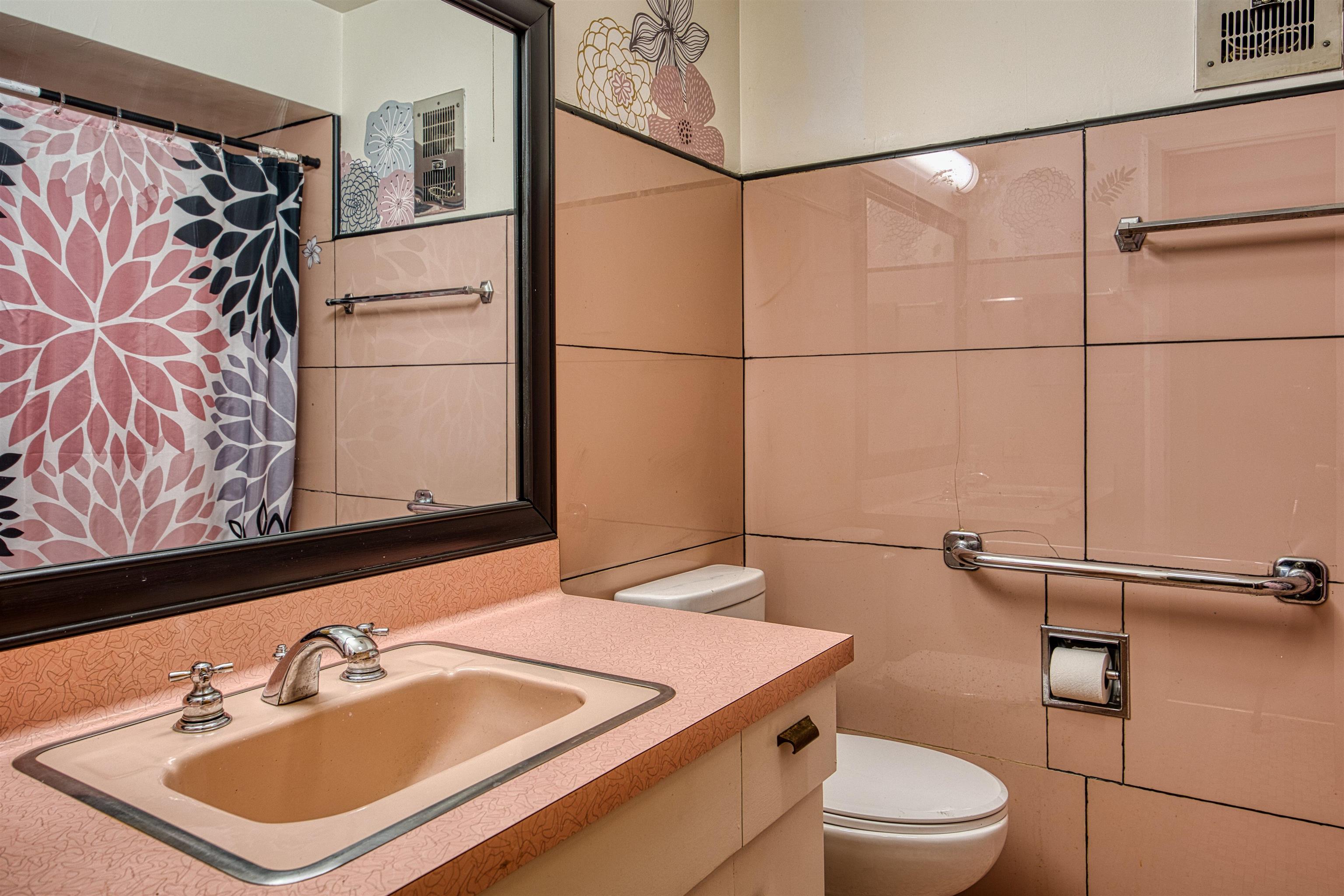 700 E RIVERSIDE AVENUE, Merrill, Wisconsin 54452, 5 Bedrooms Bedrooms, ,4 BathroomsBathrooms,Residential,For Sale,700 E RIVERSIDE AVENUE,22603749