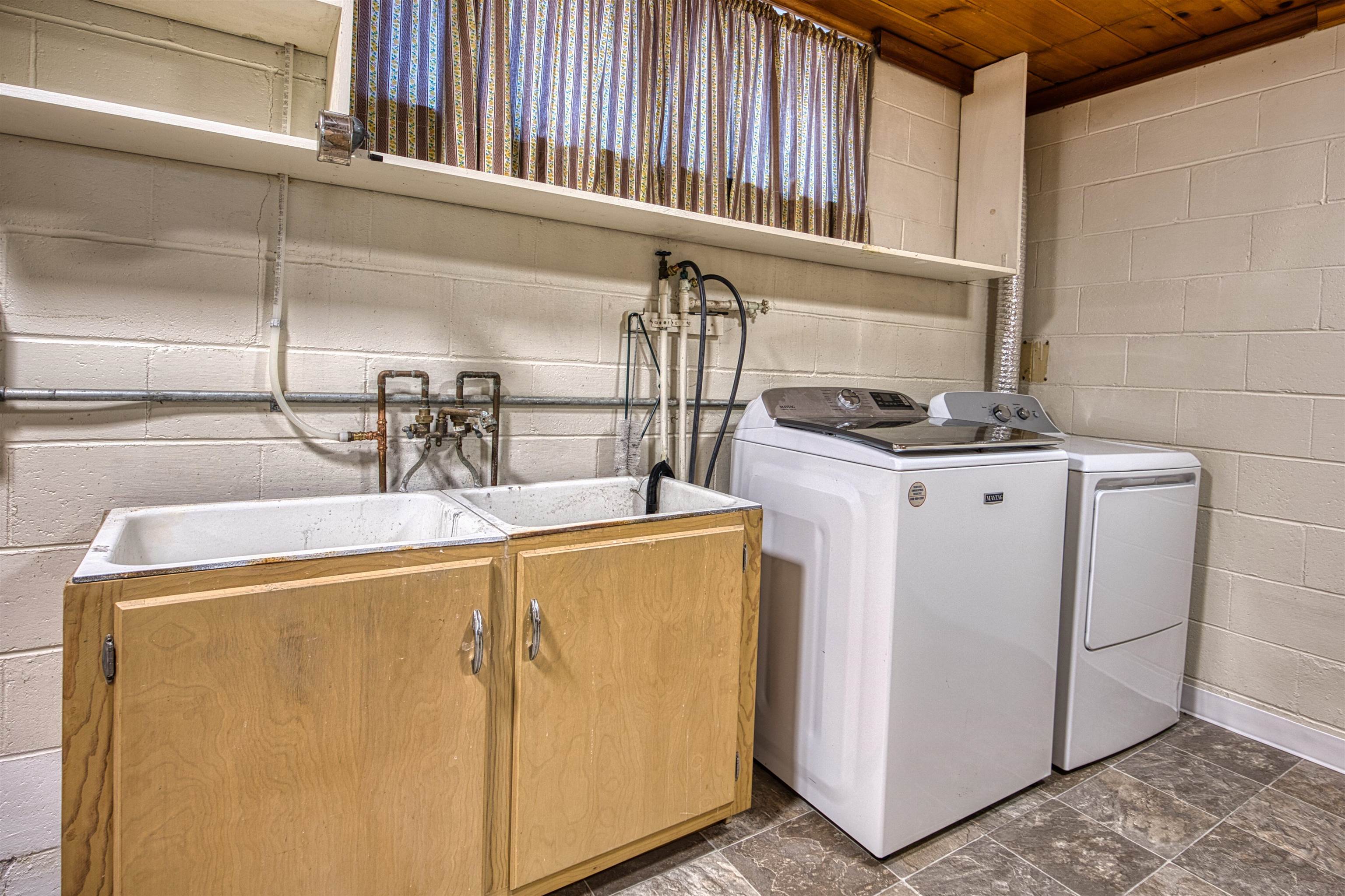 700 E RIVERSIDE AVENUE, Merrill, Wisconsin 54452, 5 Bedrooms Bedrooms, ,4 BathroomsBathrooms,Residential,For Sale,700 E RIVERSIDE AVENUE,22603749