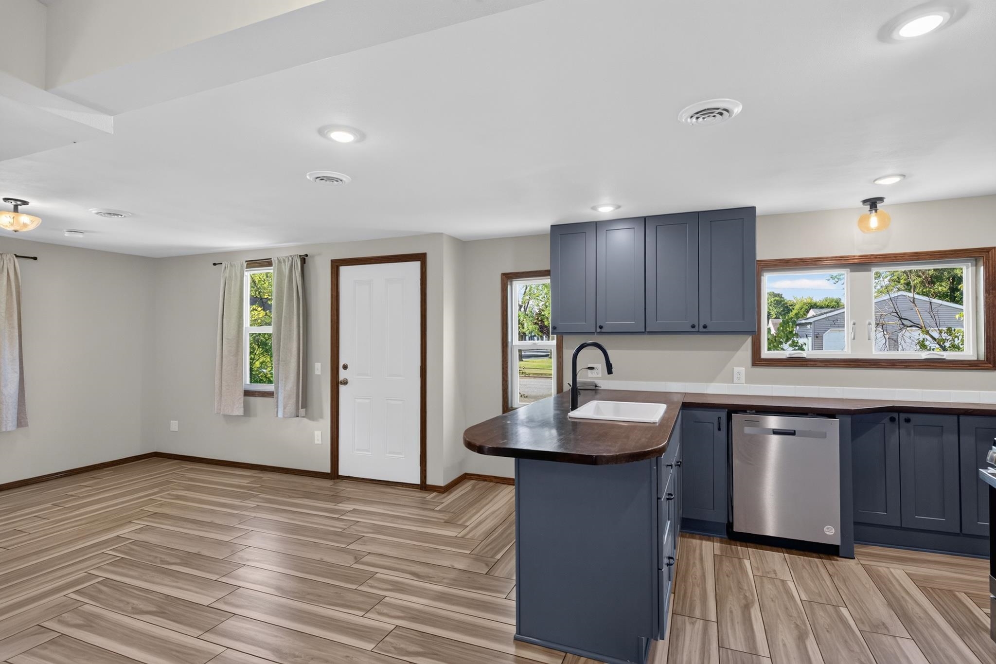 211 16TH STREET NORTH, Wisconsin Rapids, Wisconsin 54494, 4 Bedrooms Bedrooms, ,2 BathroomsBathrooms,Residential,For Sale,211 16TH STREET NORTH,22603753