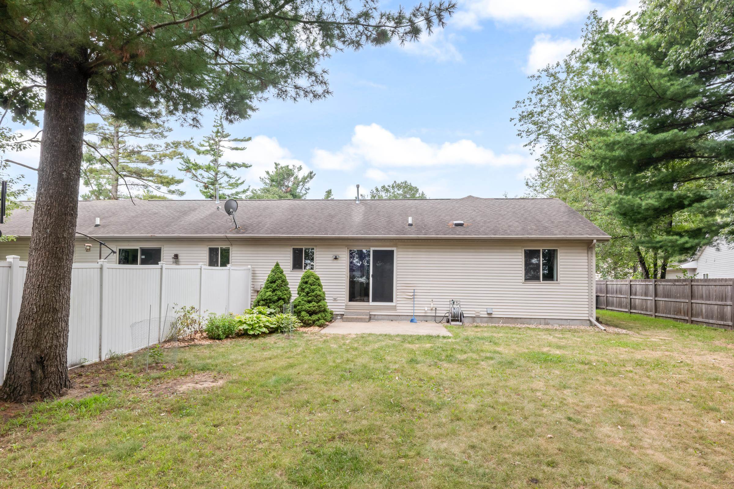 3340 BRIDLEWOOD DRIVE, Plover, Wisconsin 54467, 3 Bedrooms Bedrooms, ,2 BathroomsBathrooms,Residential,For Sale,3340 BRIDLEWOOD DRIVE,22603754