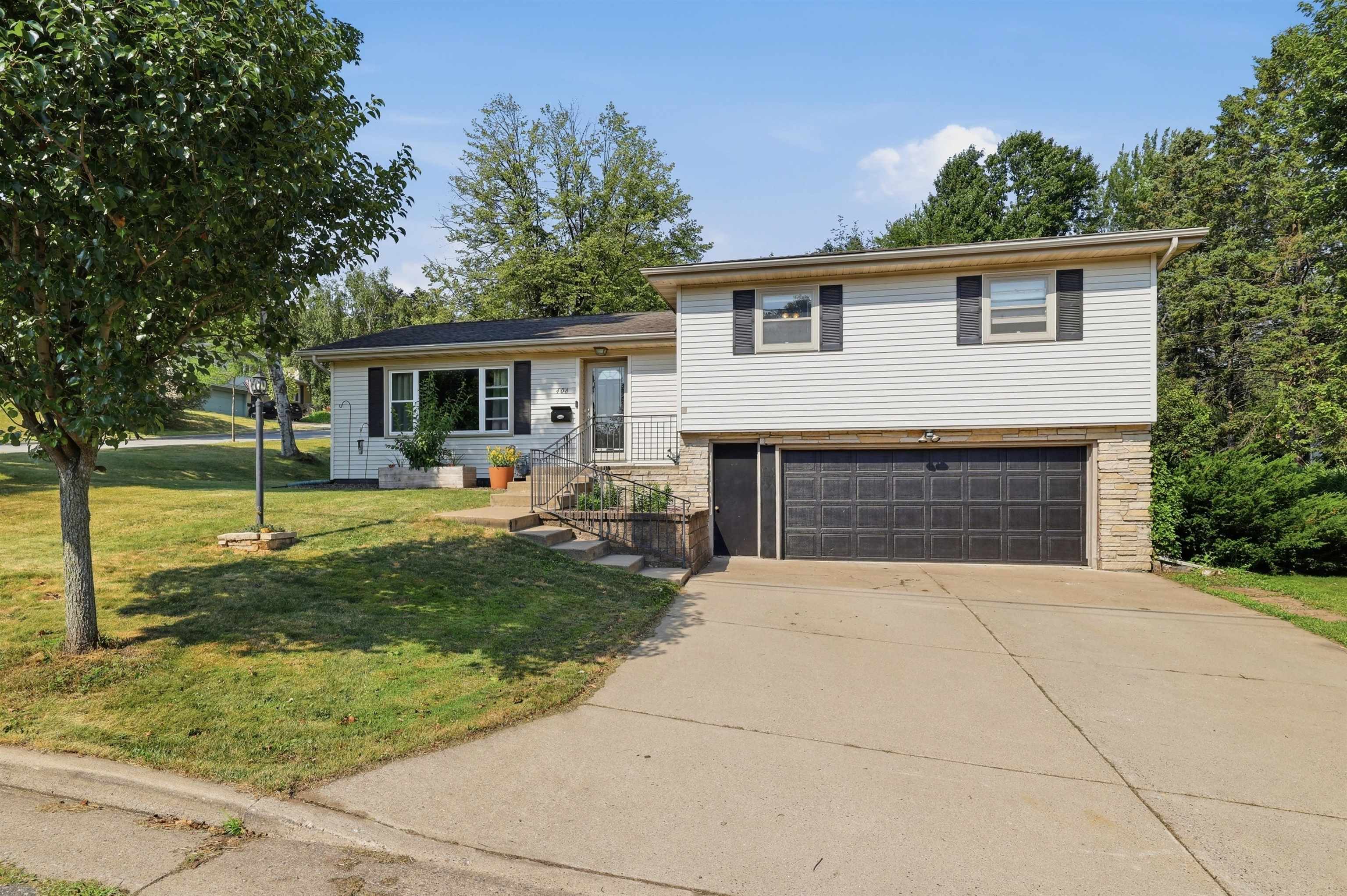406 N 12TH AVENUE, Wausau, Wisconsin 54401, 3 Bedrooms Bedrooms, ,1 BathroomBathrooms,Residential,For Sale,406 N 12TH AVENUE,22603755