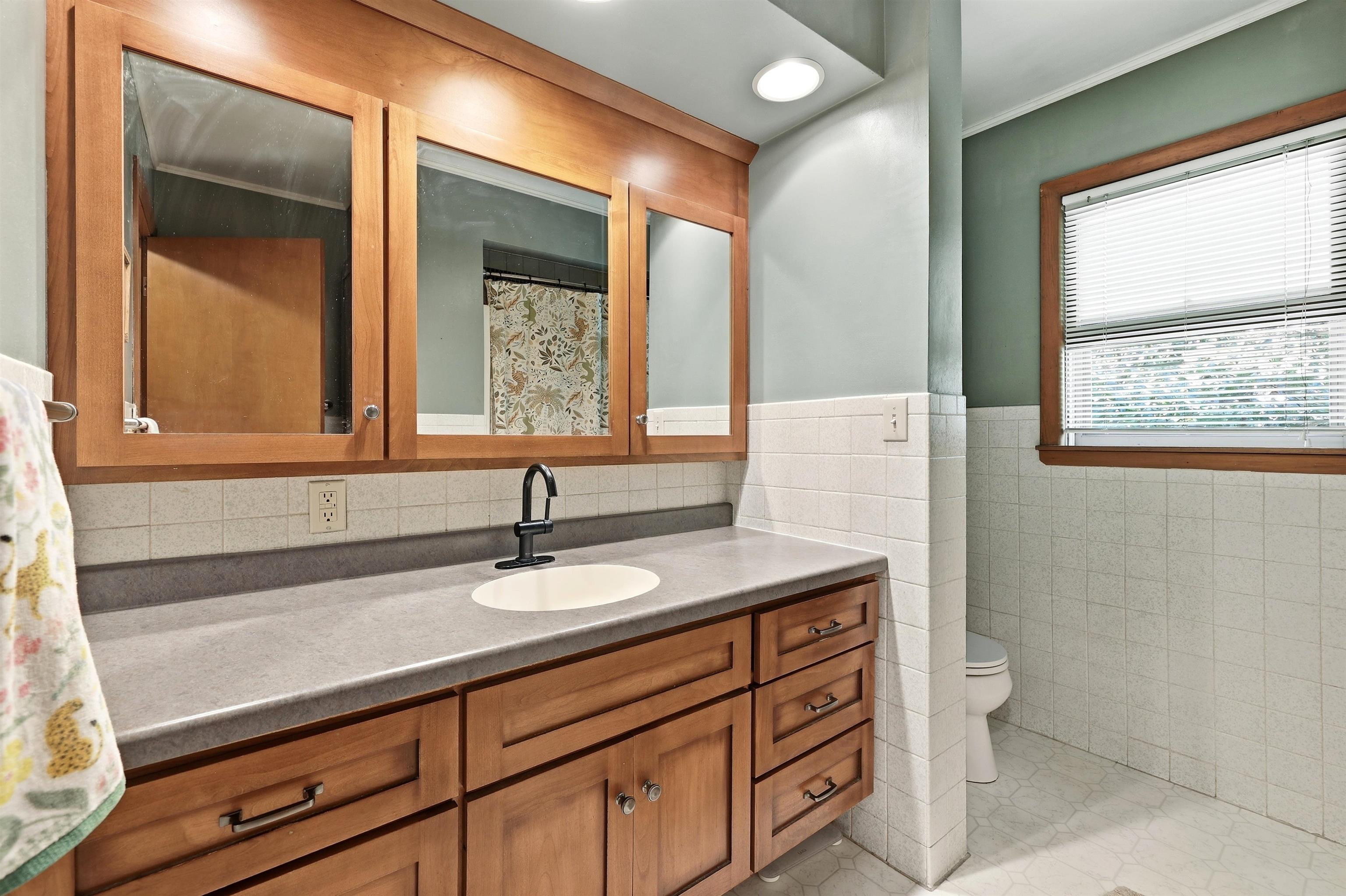 406 N 12TH AVENUE, Wausau, Wisconsin 54401, 3 Bedrooms Bedrooms, ,1 BathroomBathrooms,Residential,For Sale,406 N 12TH AVENUE,22603755