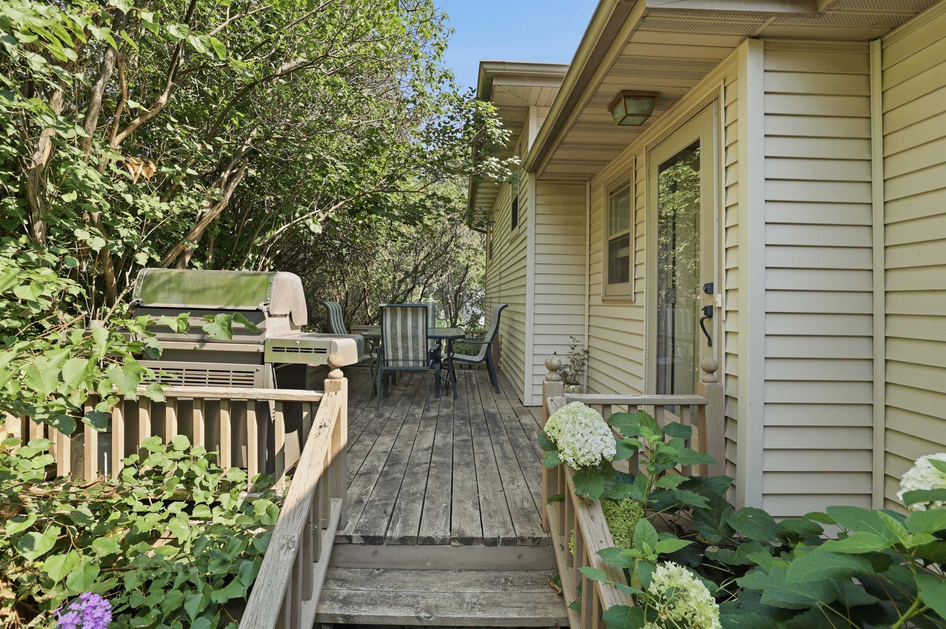 406 N 12TH AVENUE, Wausau, Wisconsin 54401, 3 Bedrooms Bedrooms, ,1 BathroomBathrooms,Residential,For Sale,406 N 12TH AVENUE,22603755