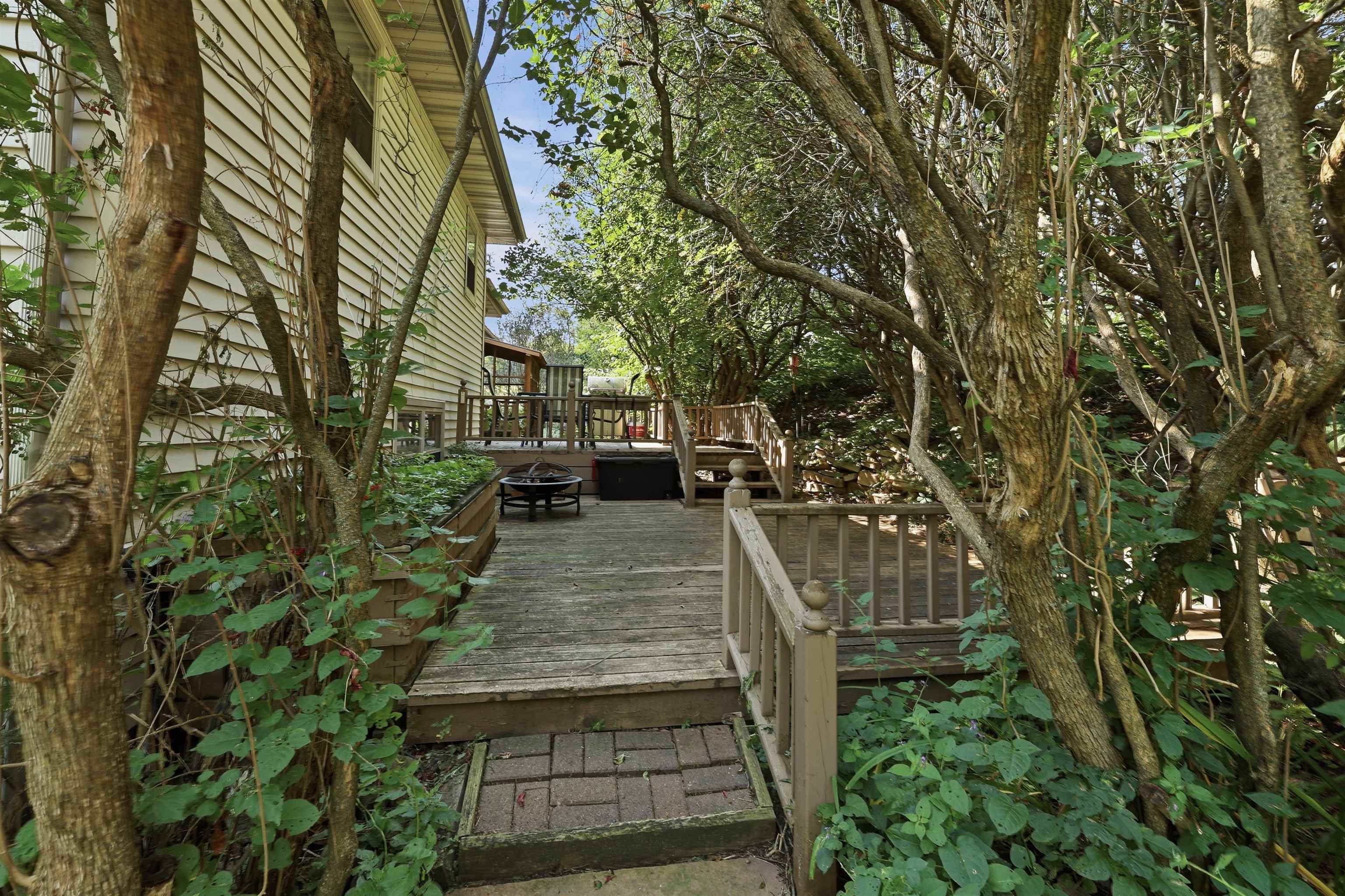 406 N 12TH AVENUE, Wausau, Wisconsin 54401, 3 Bedrooms Bedrooms, ,1 BathroomBathrooms,Residential,For Sale,406 N 12TH AVENUE,22603755