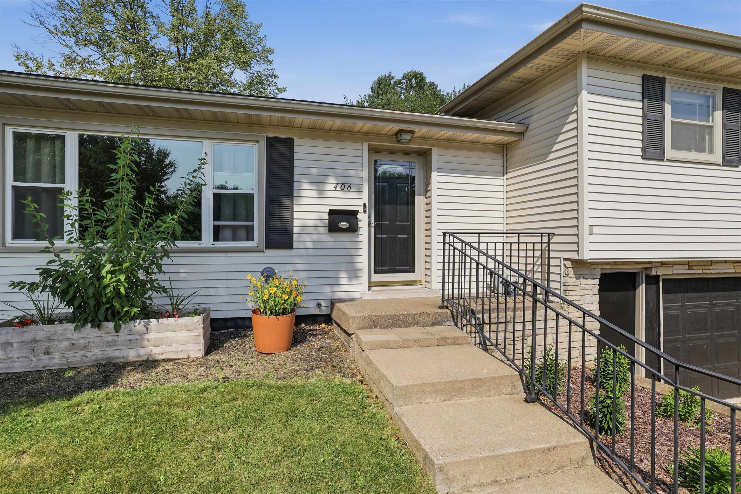 406 N 12TH AVENUE, Wausau, Wisconsin 54401, 3 Bedrooms Bedrooms, ,1 BathroomBathrooms,Residential,For Sale,406 N 12TH AVENUE,22603755
