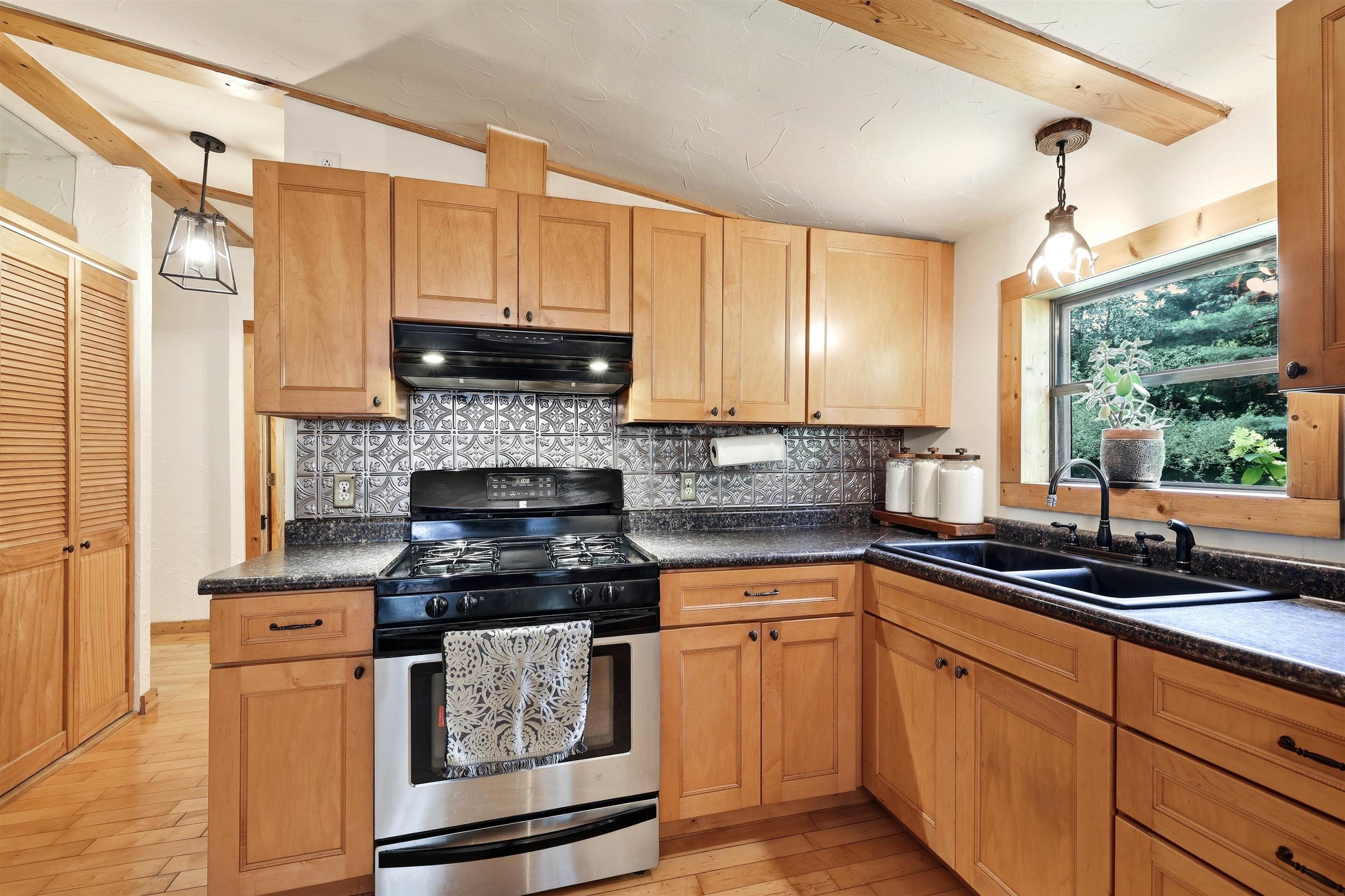 10264 STATE HIGHWAY 161, Amherst Junction, Wisconsin 54407, 2 Bedrooms Bedrooms, ,1 BathroomBathrooms,Residential,For Sale,10264 STATE HIGHWAY 161,22603758