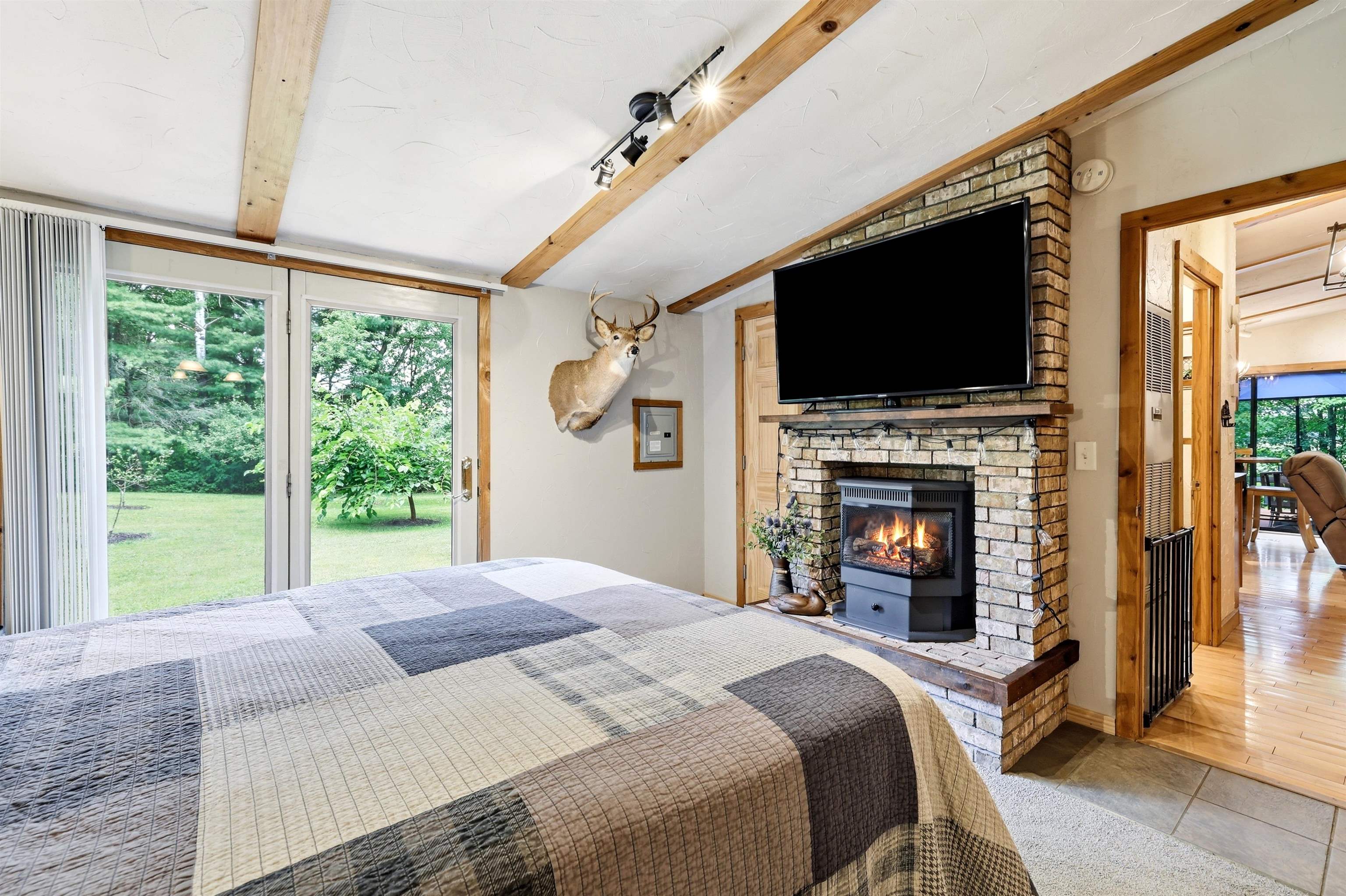 10264 STATE HIGHWAY 161, Amherst Junction, Wisconsin 54407, 2 Bedrooms Bedrooms, ,1 BathroomBathrooms,Residential,For Sale,10264 STATE HIGHWAY 161,22603758