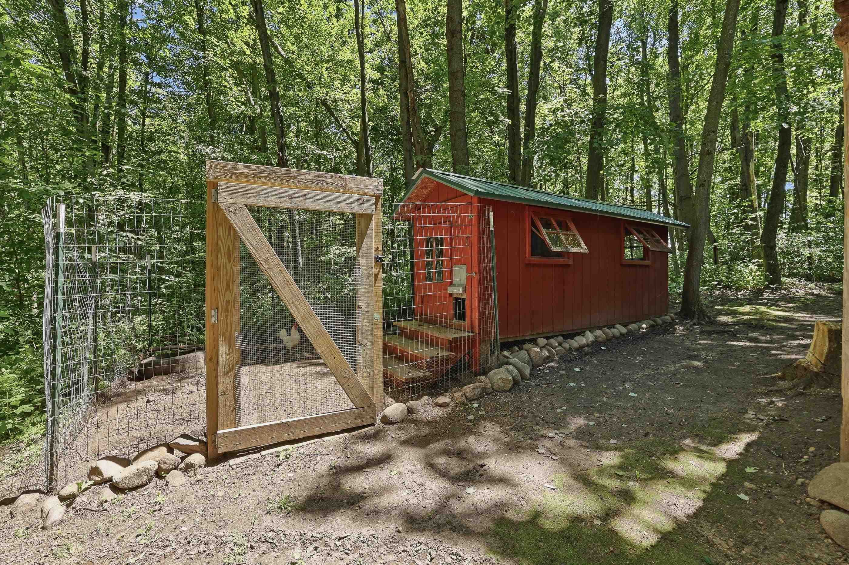 10264 STATE HIGHWAY 161, Amherst Junction, Wisconsin 54407, 2 Bedrooms Bedrooms, ,1 BathroomBathrooms,Residential,For Sale,10264 STATE HIGHWAY 161,22603758