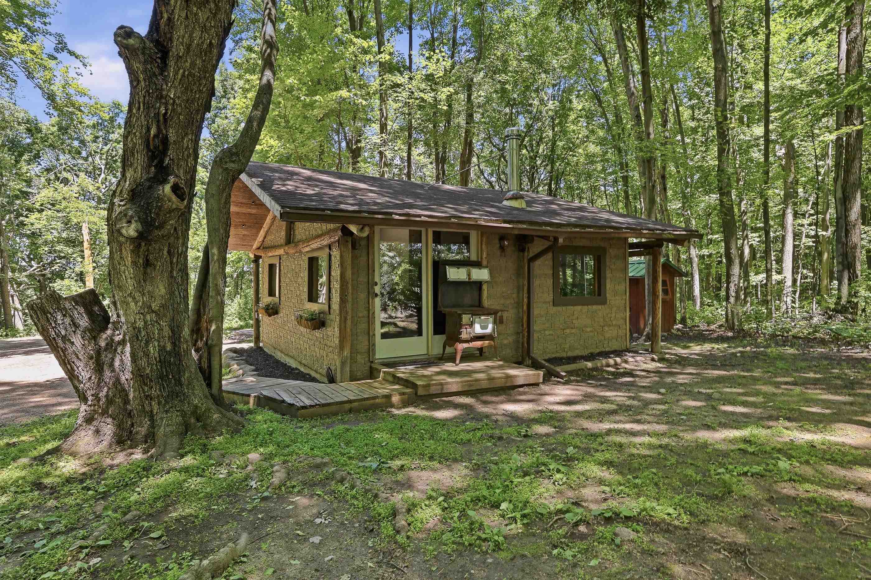 10264 STATE HIGHWAY 161, Amherst Junction, Wisconsin 54407, 2 Bedrooms Bedrooms, ,1 BathroomBathrooms,Residential,For Sale,10264 STATE HIGHWAY 161,22603758