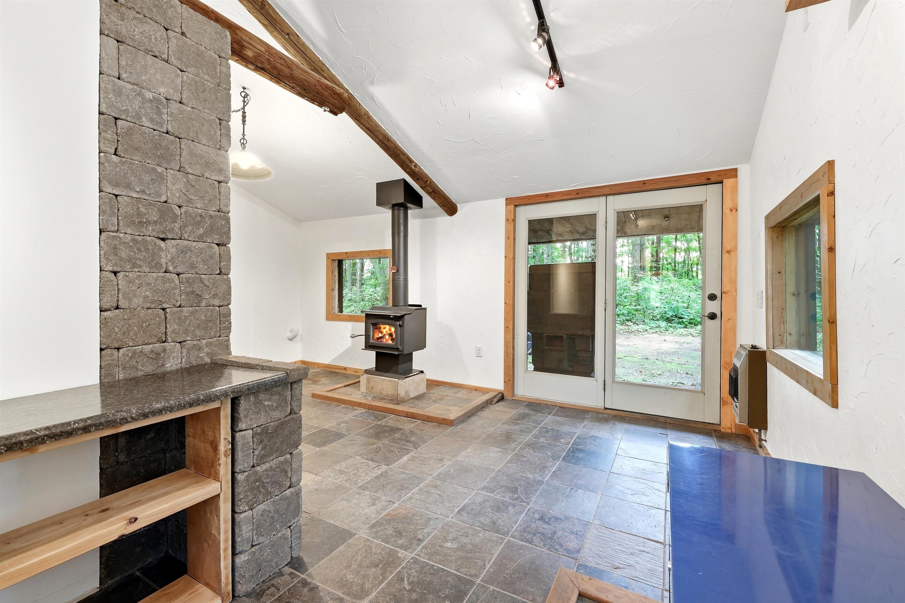 10264 STATE HIGHWAY 161, Amherst Junction, Wisconsin 54407, 2 Bedrooms Bedrooms, ,1 BathroomBathrooms,Residential,For Sale,10264 STATE HIGHWAY 161,22603758