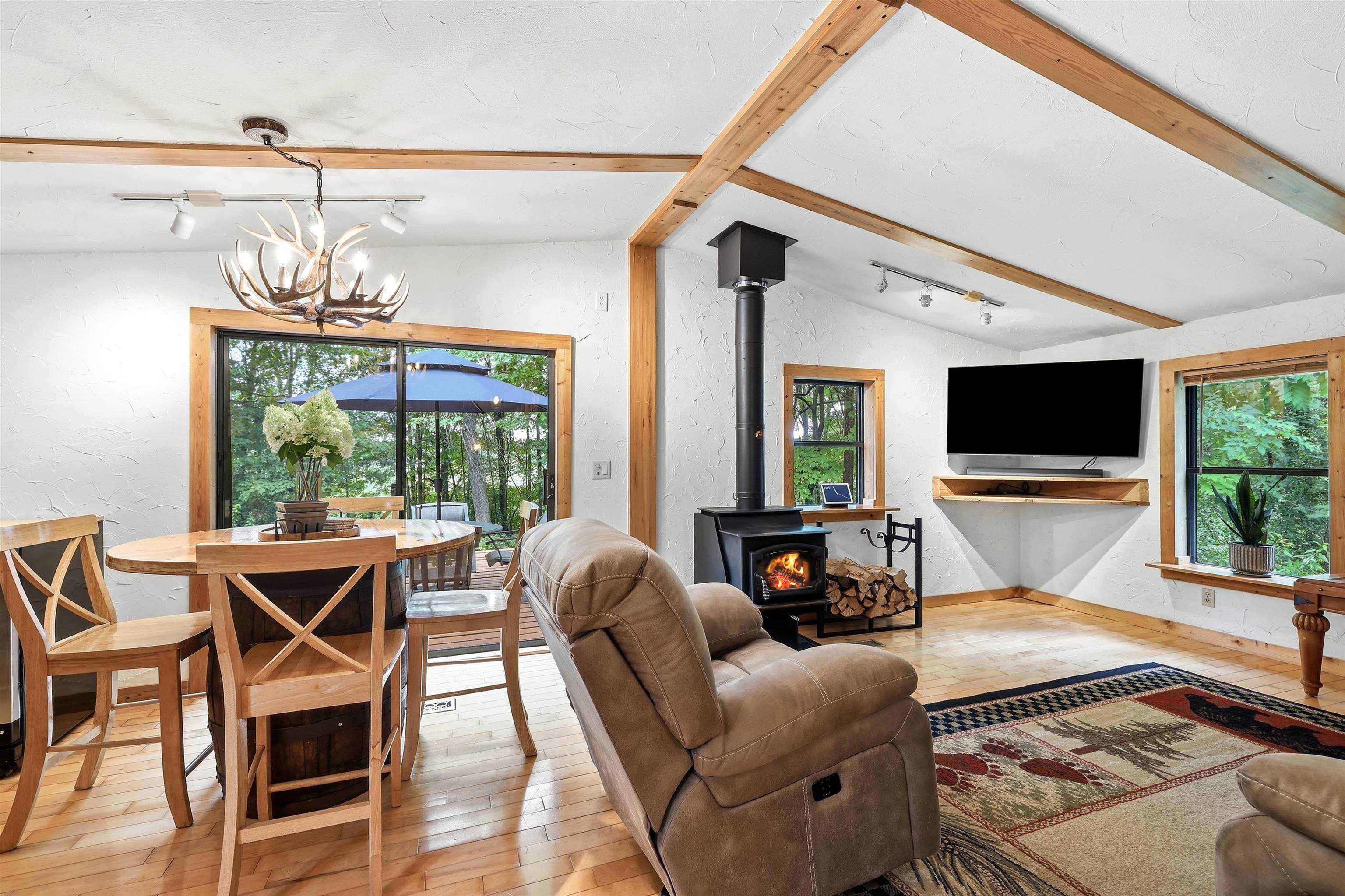 10264 STATE HIGHWAY 161, Amherst Junction, Wisconsin 54407, 2 Bedrooms Bedrooms, ,1 BathroomBathrooms,Residential,For Sale,10264 STATE HIGHWAY 161,22603758