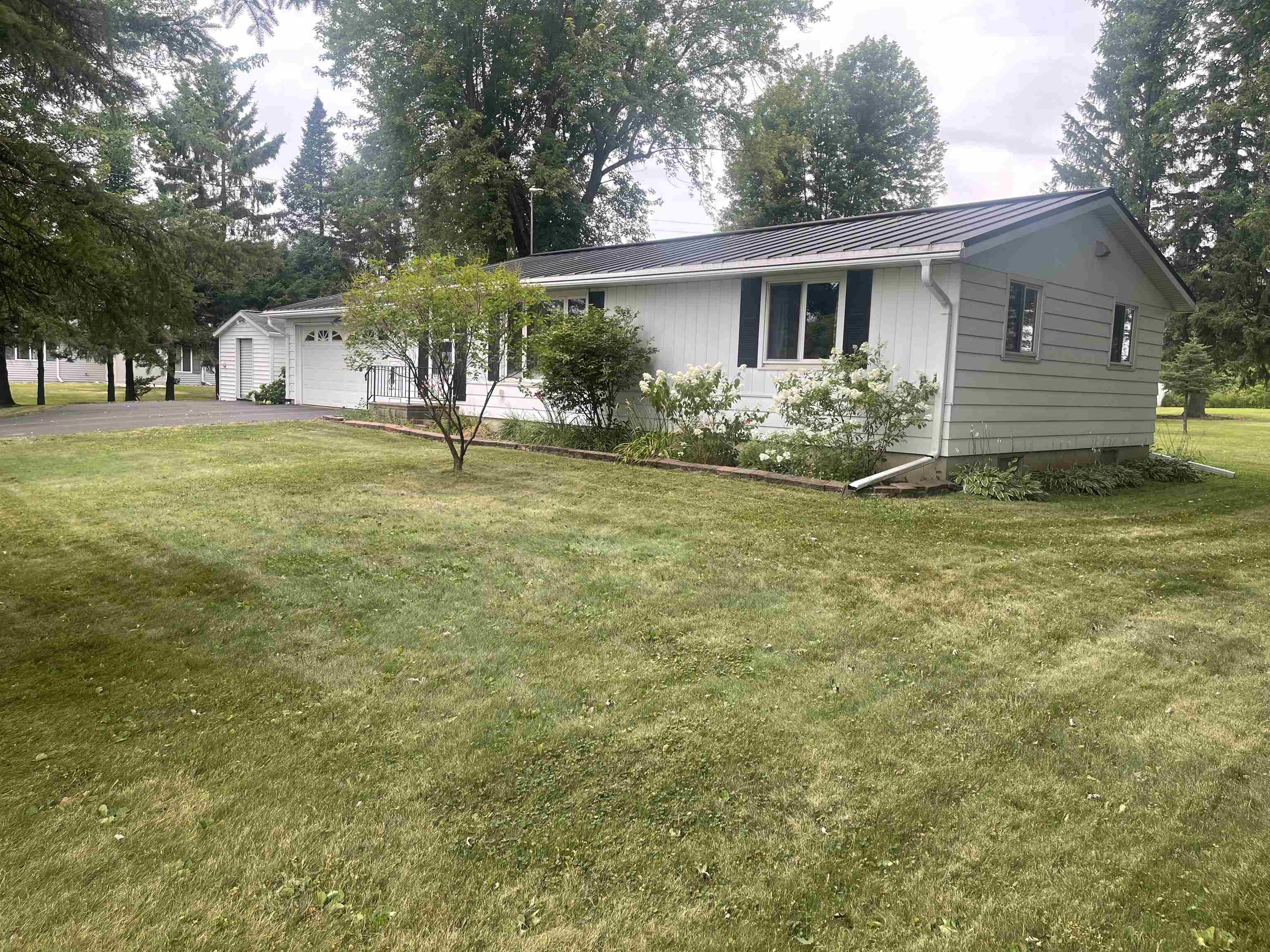 406 E PINE STREET, Abbotsford, Wisconsin 54405, 2 Bedrooms Bedrooms, ,1 BathroomBathrooms,Residential,For Sale,406 E PINE STREET,22603762