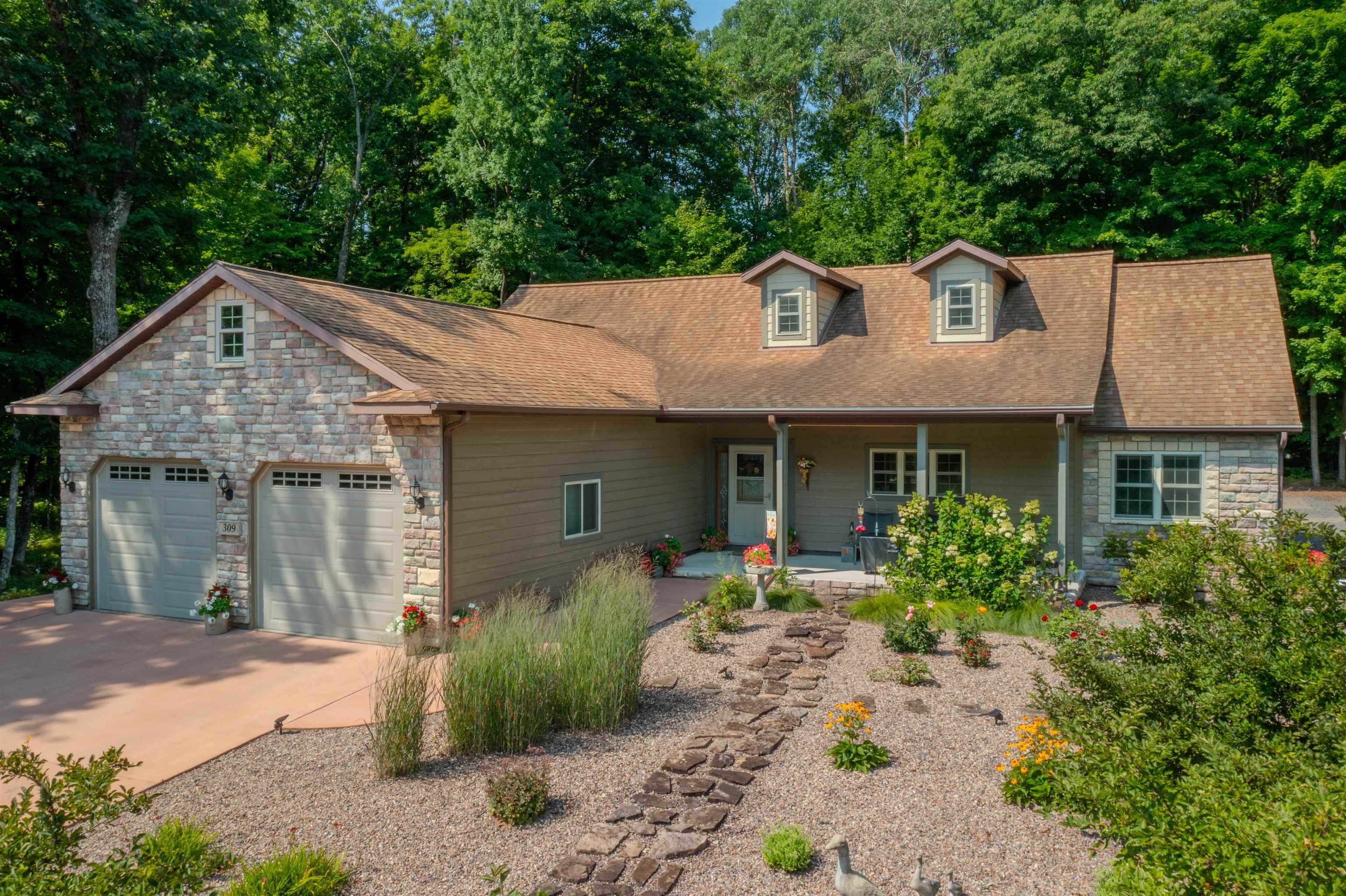309 WINNEBAGO AVENUE, Hatley, Wisconsin 54440, 3 Bedrooms Bedrooms, ,2 BathroomsBathrooms,Residential,For Sale,309 WINNEBAGO AVENUE,22603767