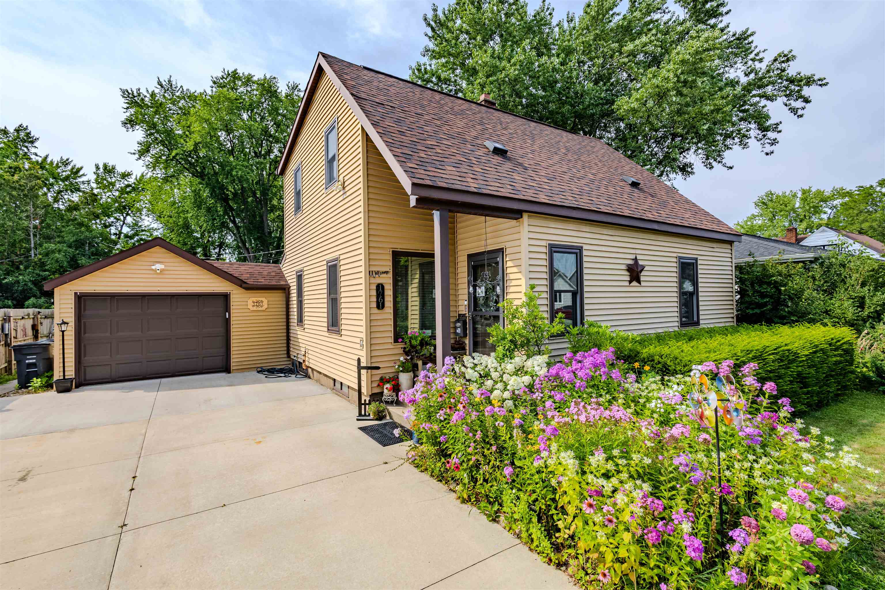 1761 SMITH STREET, Wisconsin Rapids, Wisconsin 54494, 3 Bedrooms Bedrooms, ,2 BathroomsBathrooms,Residential,For Sale,1761 SMITH STREET,22603771