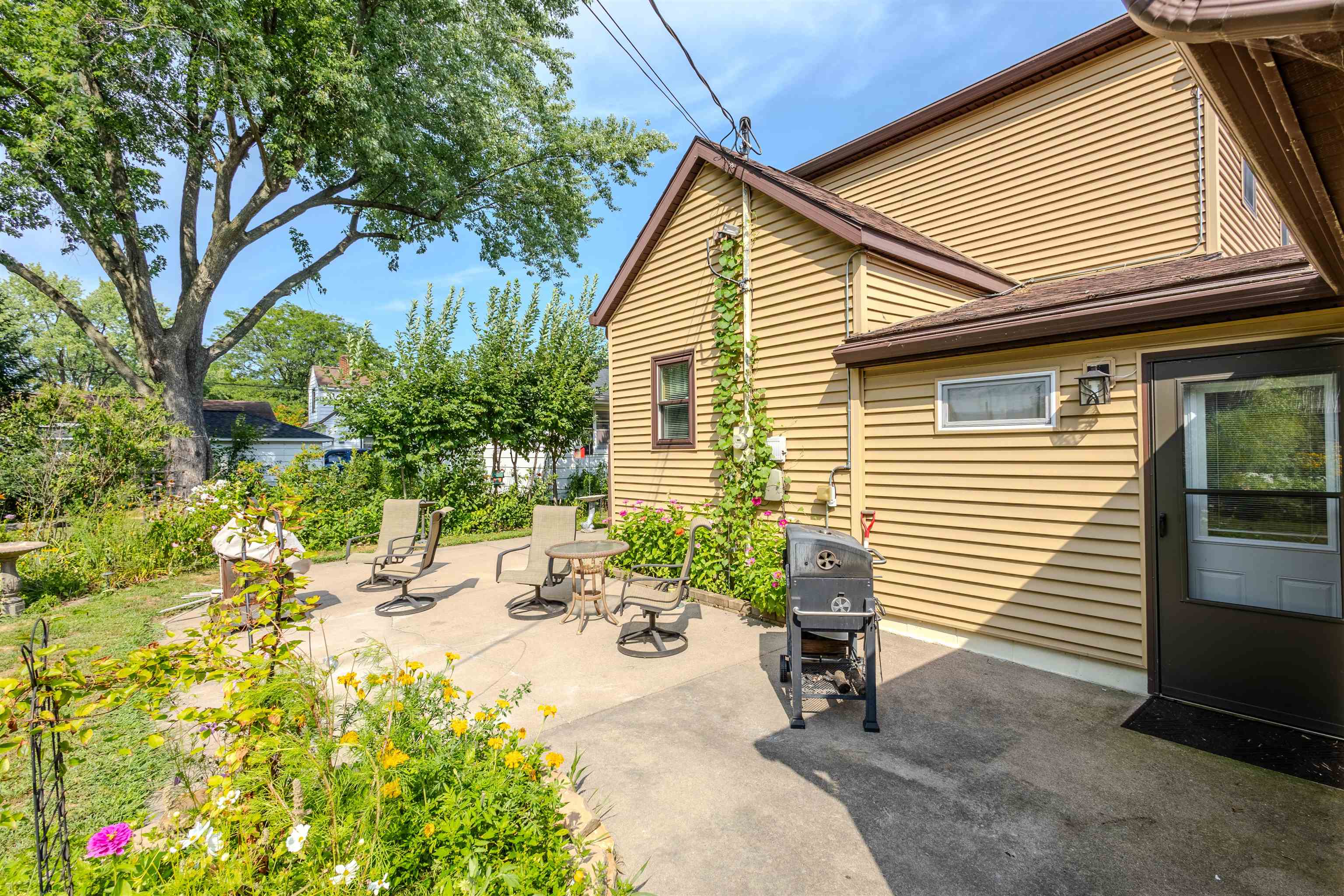 1761 SMITH STREET, Wisconsin Rapids, Wisconsin 54494, 3 Bedrooms Bedrooms, ,2 BathroomsBathrooms,Residential,For Sale,1761 SMITH STREET,22603771