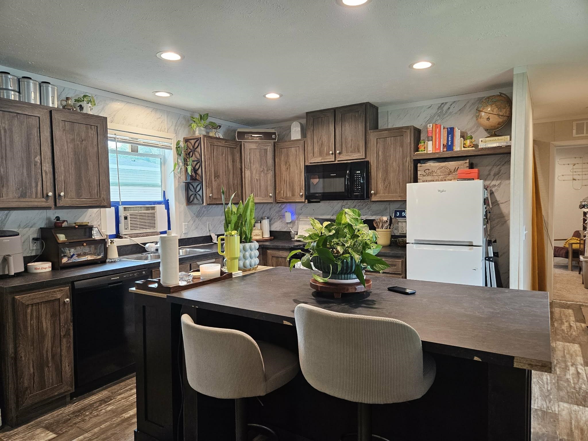905 E KALSCHED STREET, Marshfield, Wisconsin 54449, 3 Bedrooms Bedrooms, ,2 BathroomsBathrooms,Residential,For Sale,905 E KALSCHED STREET,22603779