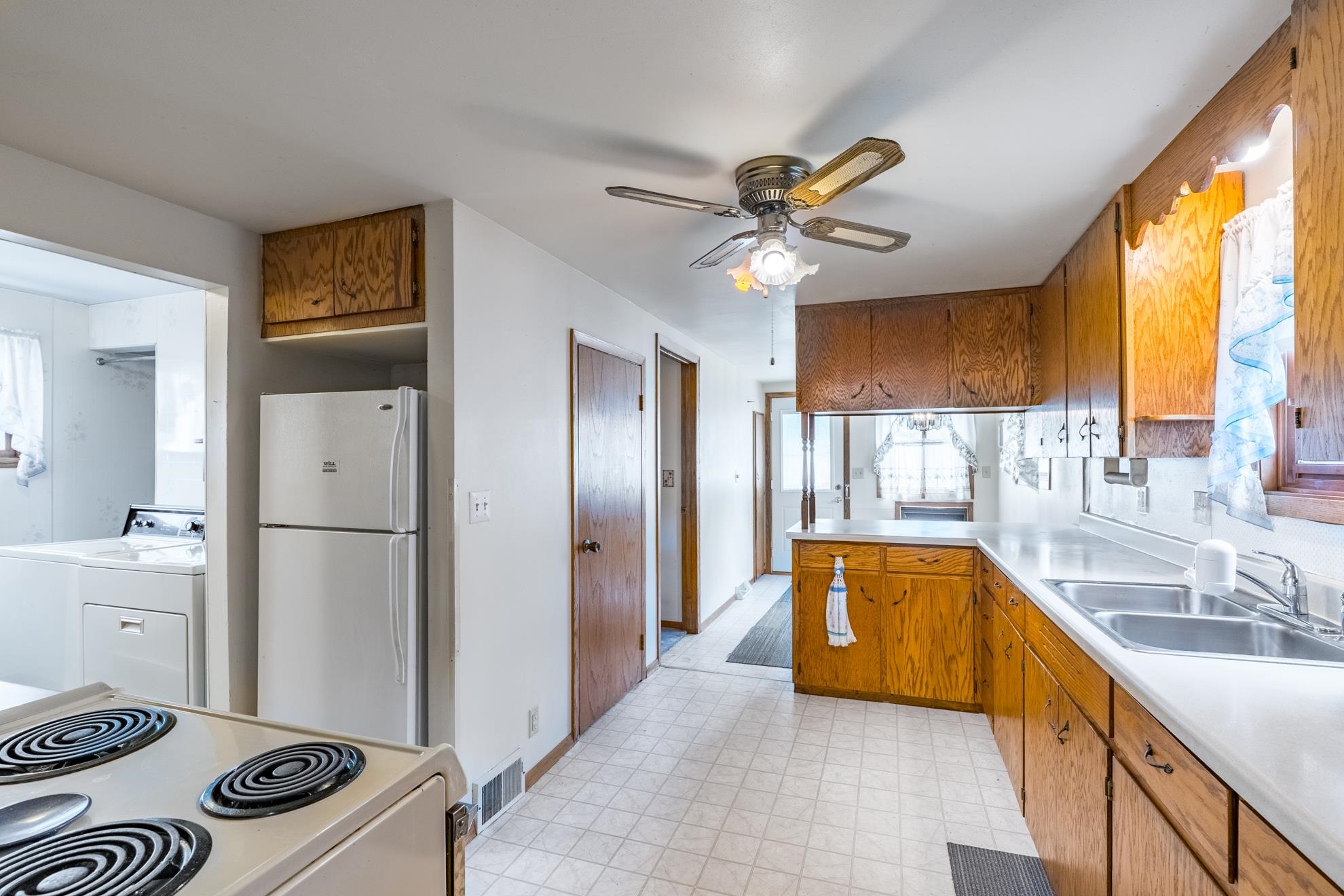 1005 S 12TH AVENUE, Wausau, Wisconsin 54401, 2 Bedrooms Bedrooms, ,1 BathroomBathrooms,Residential,For Sale,1005 S 12TH AVENUE,22603785