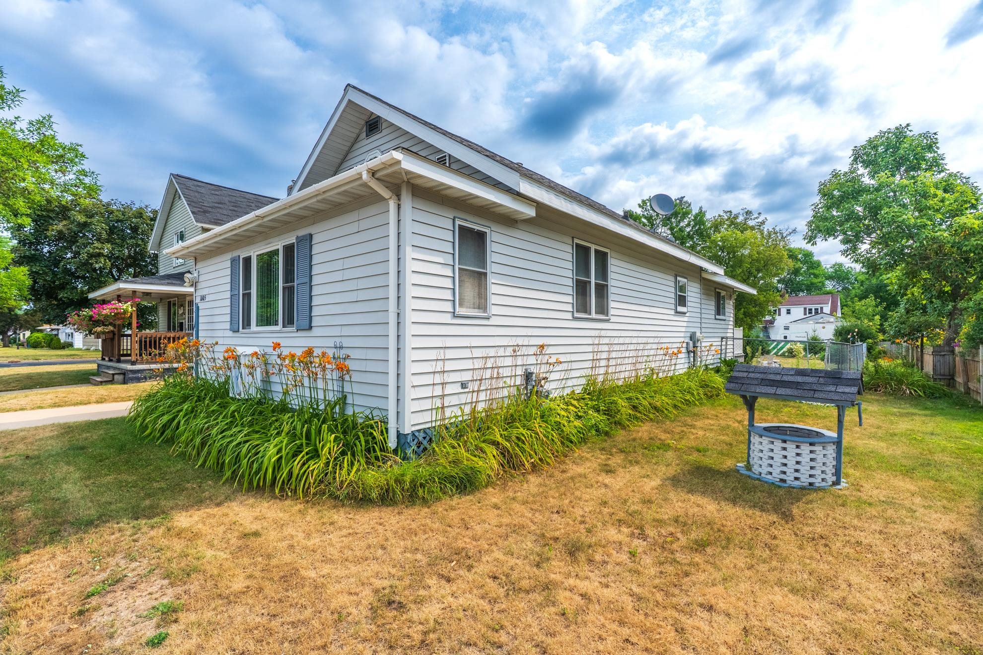 1005 S 12TH AVENUE, Wausau, Wisconsin 54401, 2 Bedrooms Bedrooms, ,1 BathroomBathrooms,Residential,For Sale,1005 S 12TH AVENUE,22603785