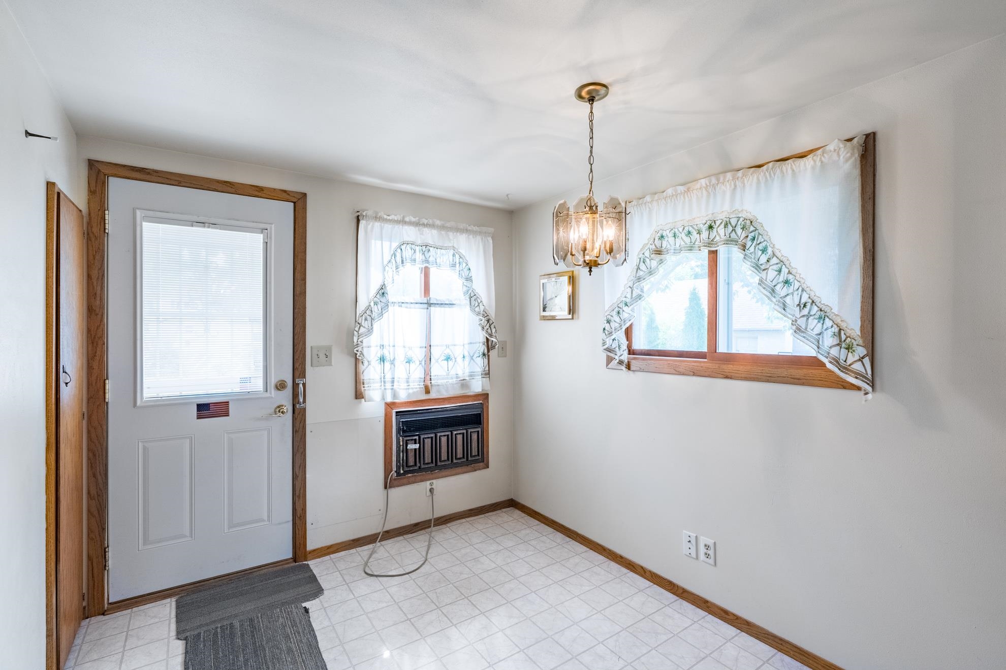 1005 S 12TH AVENUE, Wausau, Wisconsin 54401, 2 Bedrooms Bedrooms, ,1 BathroomBathrooms,Residential,For Sale,1005 S 12TH AVENUE,22603785