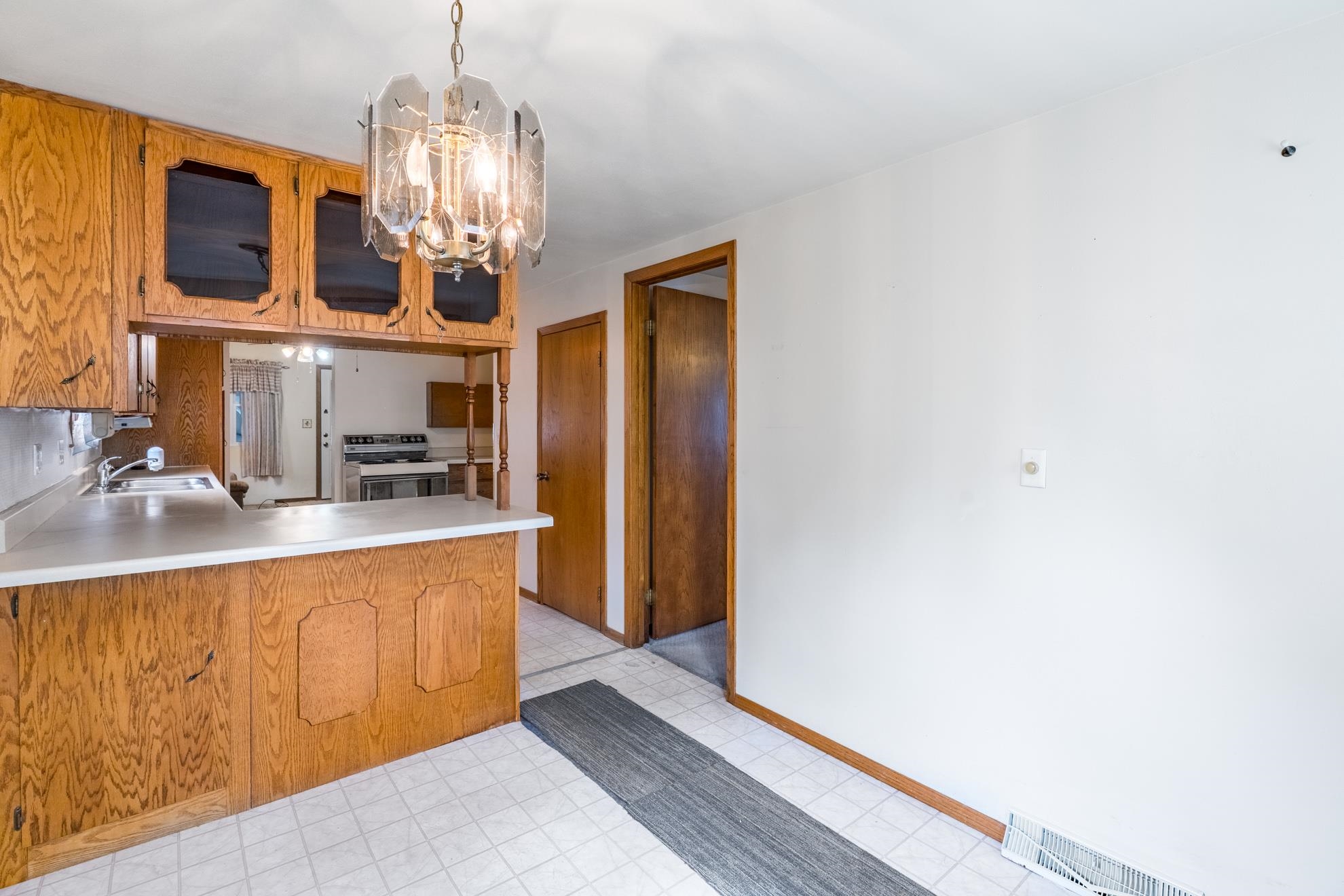 1005 S 12TH AVENUE, Wausau, Wisconsin 54401, 2 Bedrooms Bedrooms, ,1 BathroomBathrooms,Residential,For Sale,1005 S 12TH AVENUE,22603785