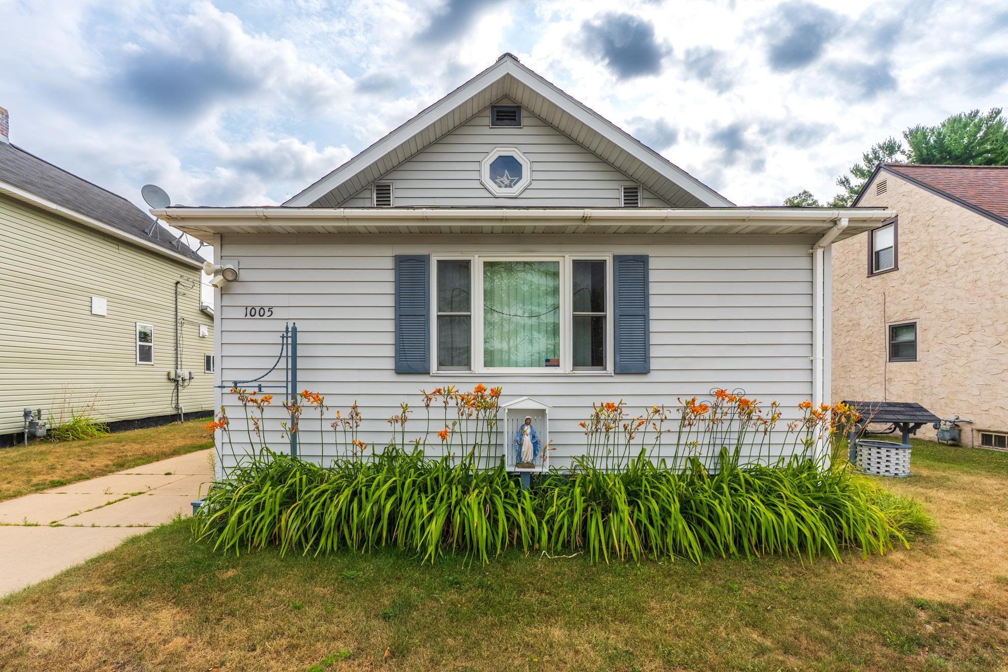 1005 S 12TH AVENUE, Wausau, Wisconsin 54401, 2 Bedrooms Bedrooms, ,1 BathroomBathrooms,Residential,For Sale,1005 S 12TH AVENUE,22603785