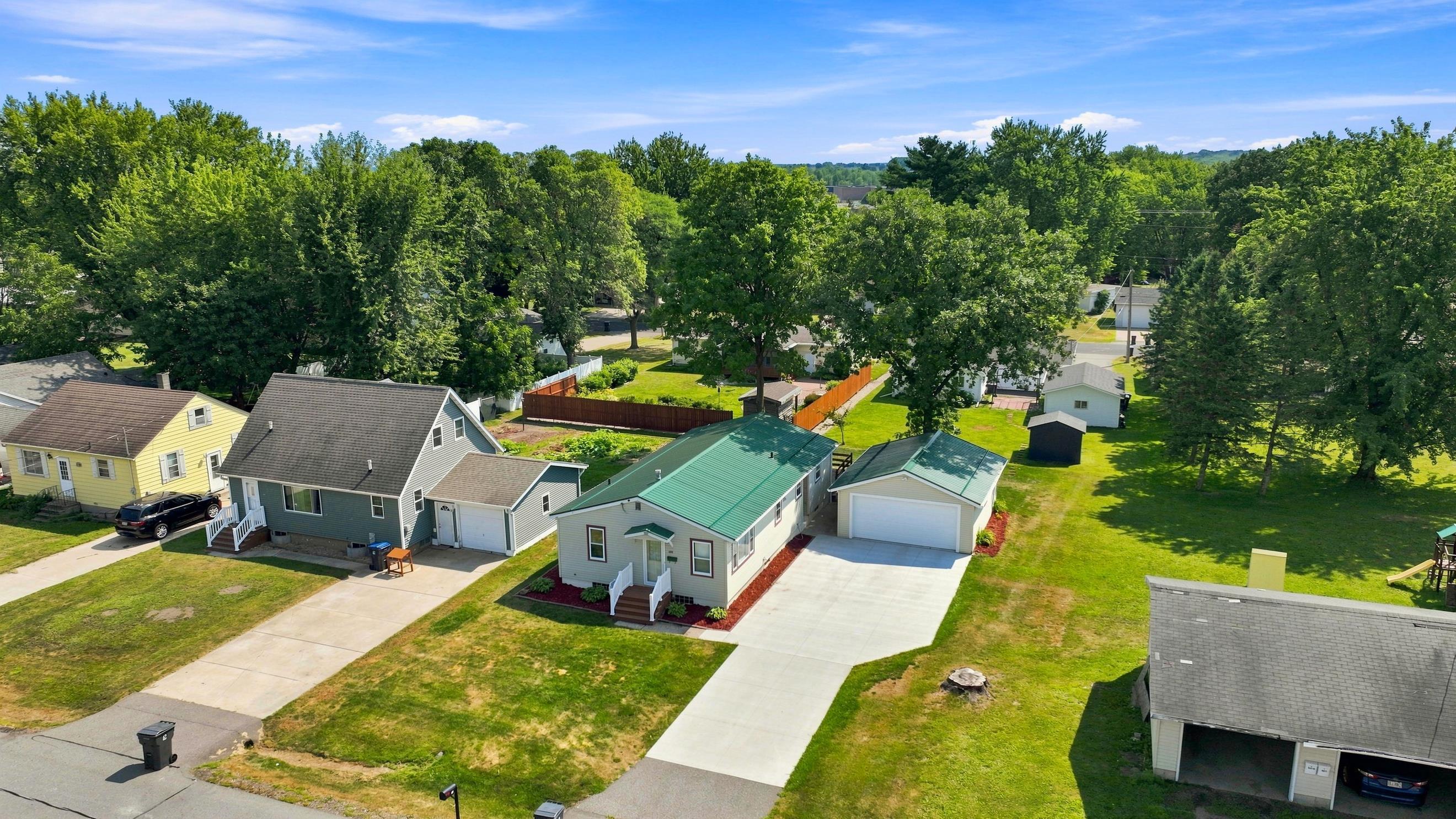 609 N ASH AVENUE, Marshfield, Wisconsin 54449, 3 Bedrooms Bedrooms, ,1 BathroomBathrooms,Residential,For Sale,609 N ASH AVENUE,22603786