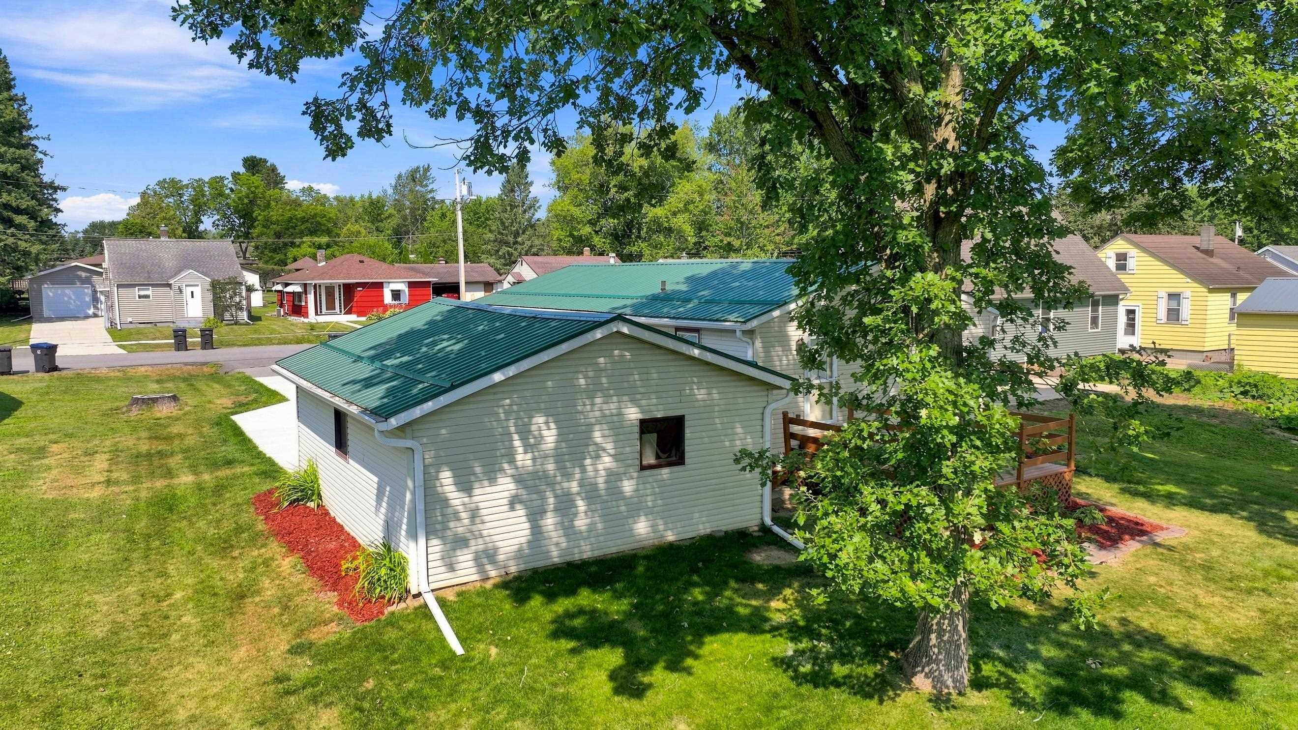 609 N ASH AVENUE, Marshfield, Wisconsin 54449, 3 Bedrooms Bedrooms, ,1 BathroomBathrooms,Residential,For Sale,609 N ASH AVENUE,22603786