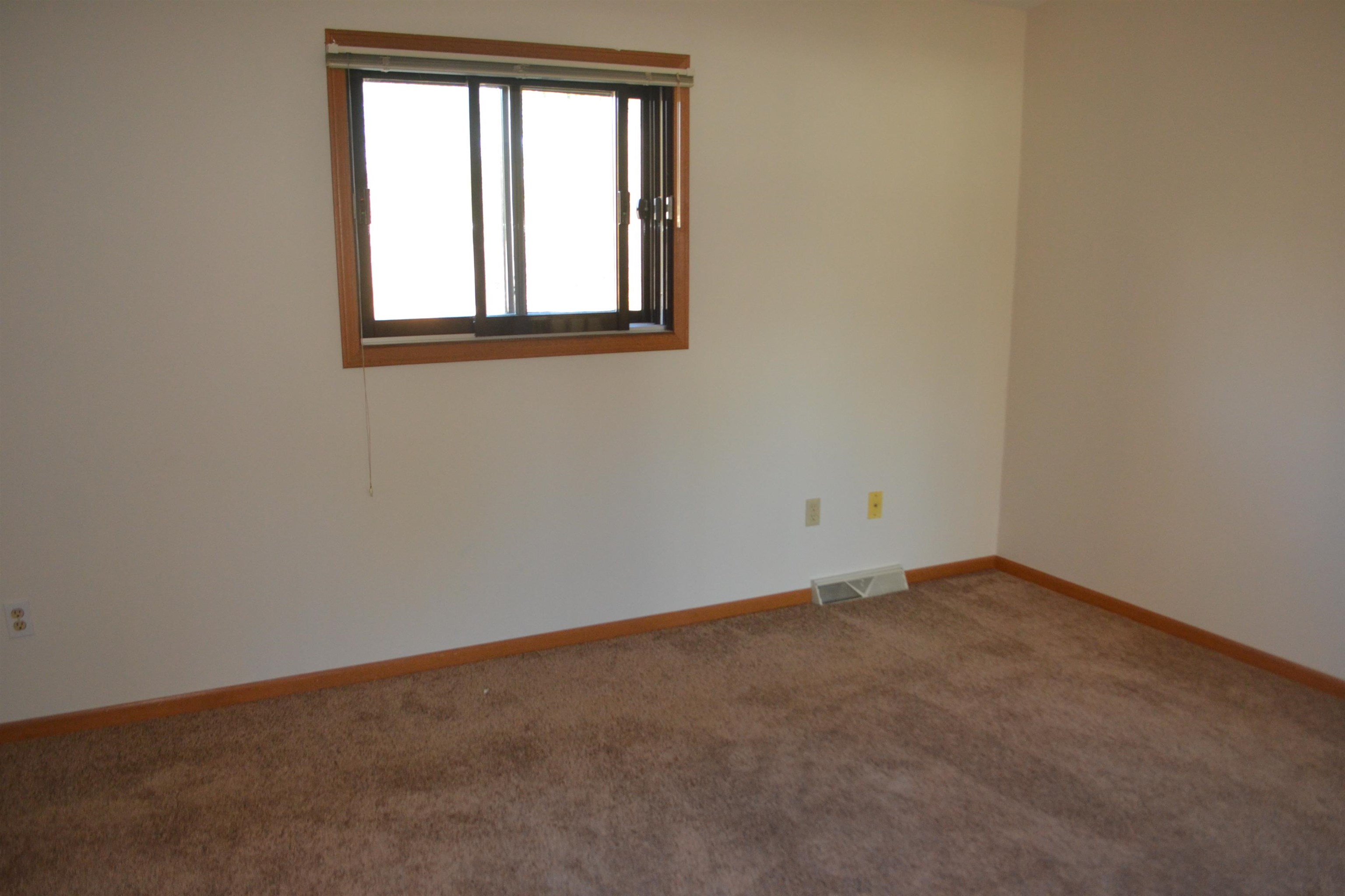 3207 EAU CLAIRE AVENUE, Weston, Wisconsin 54476, 2 Bedrooms Bedrooms, ,1 BathroomBathrooms,Residential,For Rent,3207 EAU CLAIRE AVENUE,22603791