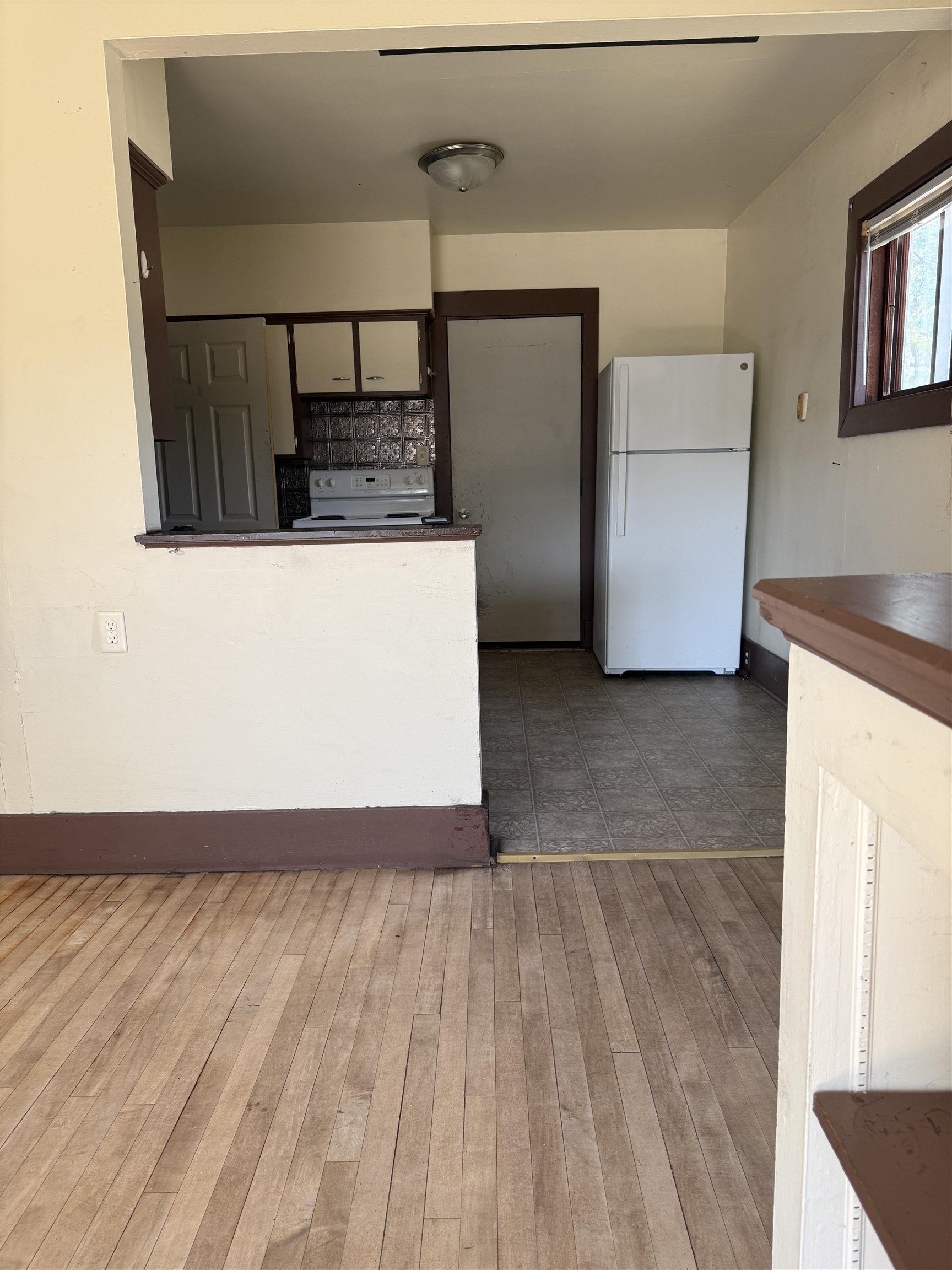 1412 E 6TH STREET, Merrill, Wisconsin 54452, 3 Bedrooms Bedrooms, 6 Rooms Rooms,2 BathroomsBathrooms,Multi-family,For Sale,1412 E 6TH STREET,22603799