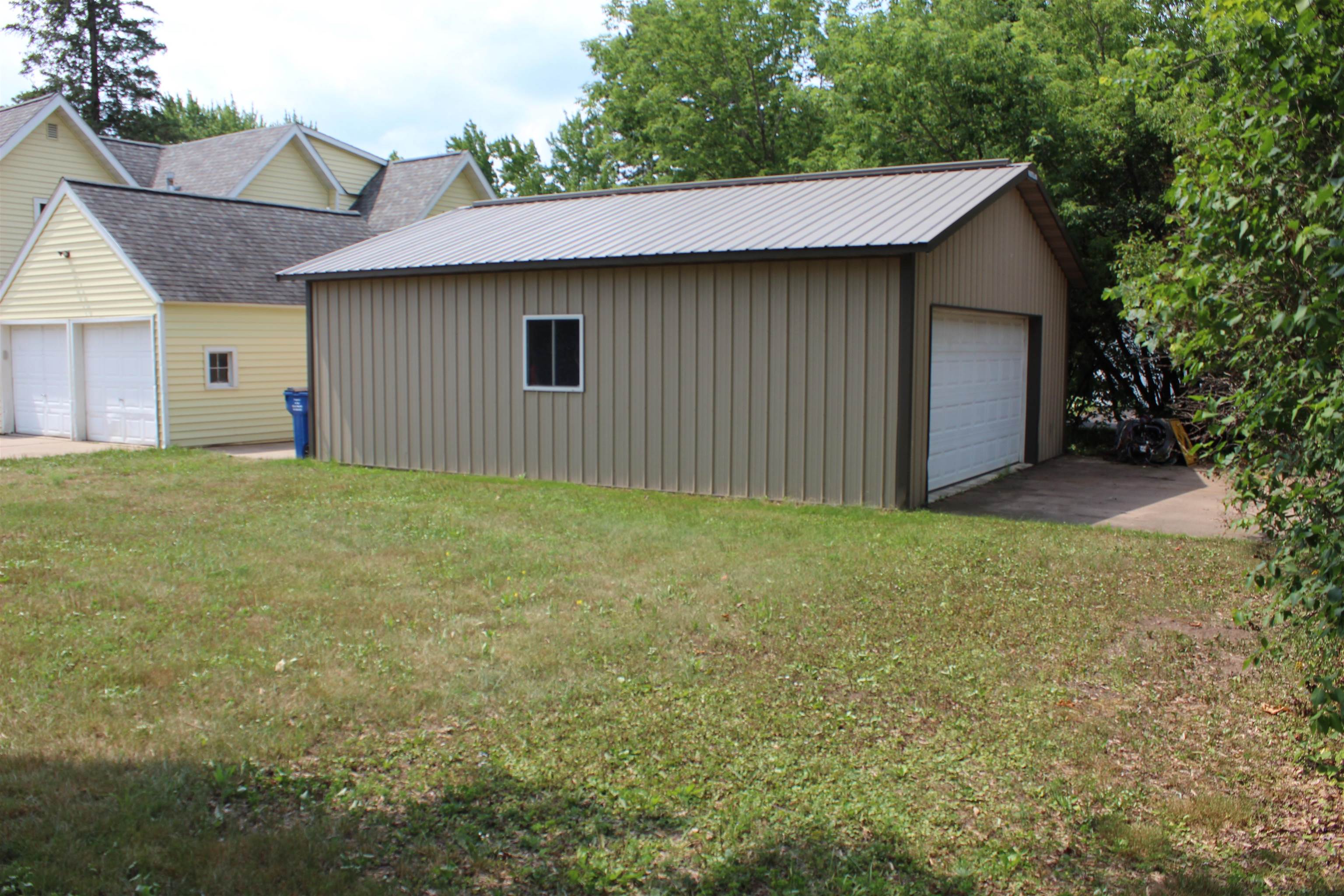 1412 E 6TH STREET, Merrill, Wisconsin 54452, 3 Bedrooms Bedrooms, 6 Rooms Rooms,2 BathroomsBathrooms,Multi-family,For Sale,1412 E 6TH STREET,22603799