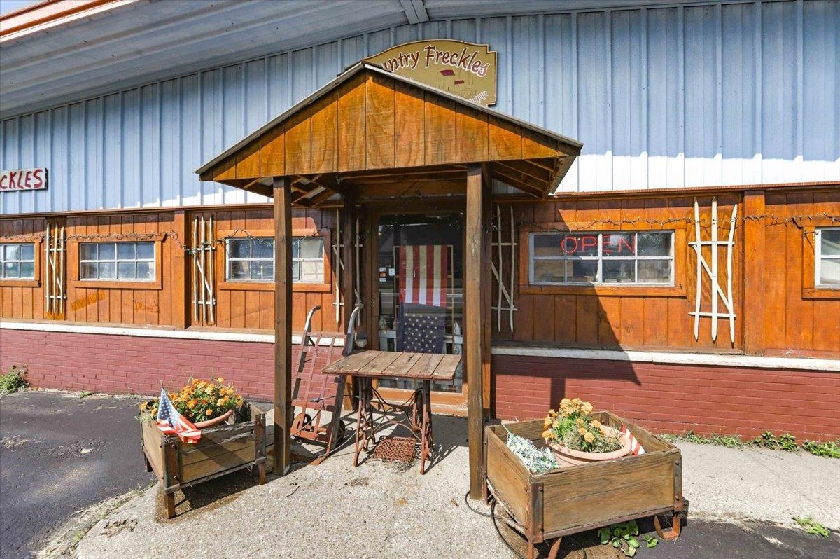 1010 8TH STREET SOUTH, Wisconsin Rapids, Wisconsin 54494, ,Commercial/industrial,For Sale,1010 8TH STREET SOUTH,22603808