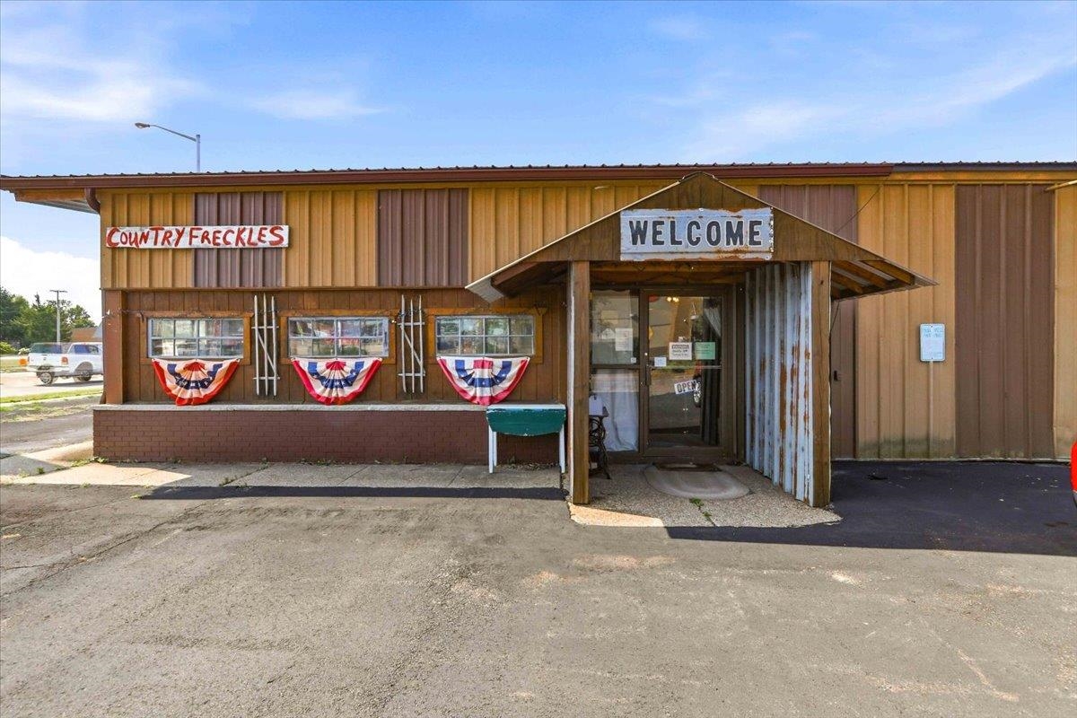 1010 8TH STREET SOUTH, Wisconsin Rapids, Wisconsin 54494, ,Commercial/industrial,For Sale,1010 8TH STREET SOUTH,22603808