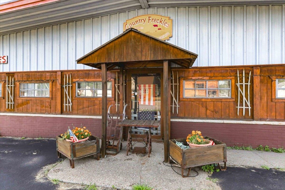 1010 8TH STREET SOUTH, Wisconsin Rapids, Wisconsin 54494, ,Commercial/industrial,For Sale,1010 8TH STREET SOUTH,22603808