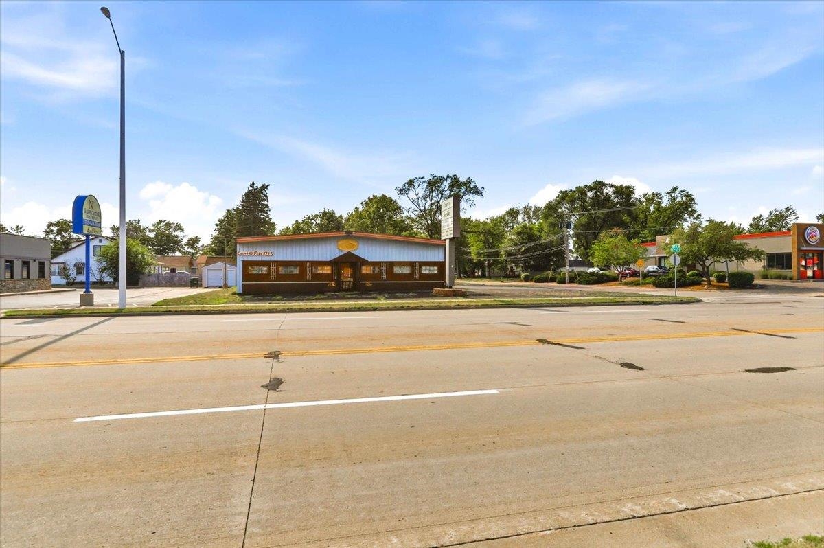 1010 8TH STREET SOUTH, Wisconsin Rapids, Wisconsin 54494, ,Commercial/industrial,For Sale,1010 8TH STREET SOUTH,22603808
