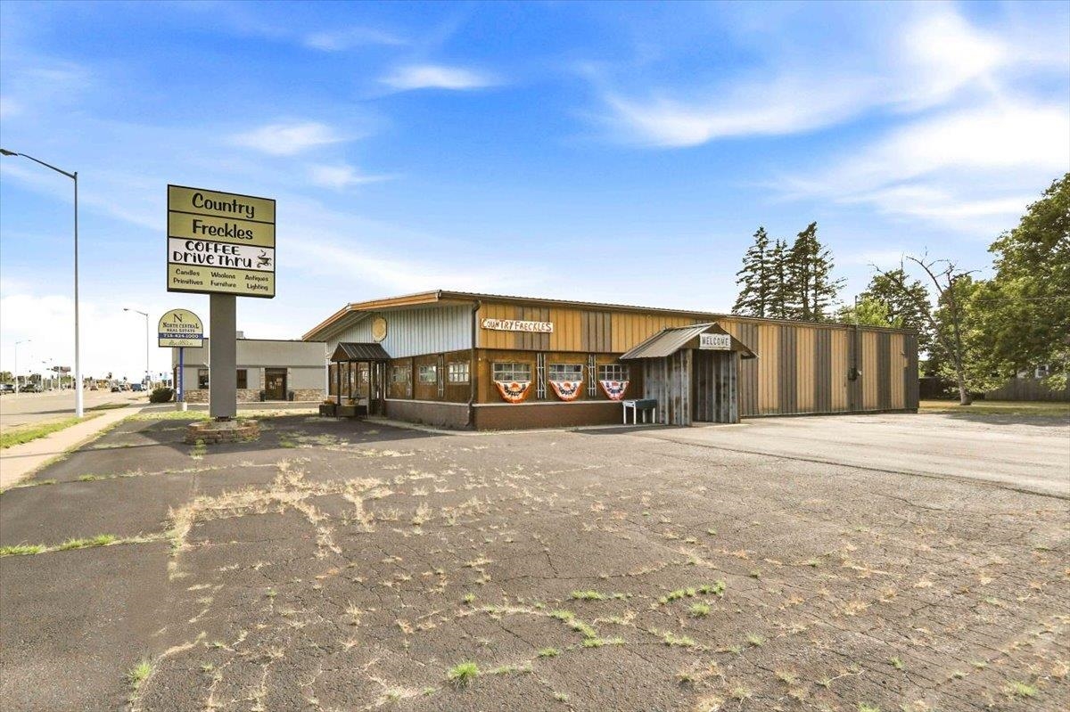 1010 8TH STREET SOUTH, Wisconsin Rapids, Wisconsin 54494, ,Commercial/industrial,For Sale,1010 8TH STREET SOUTH,22603808