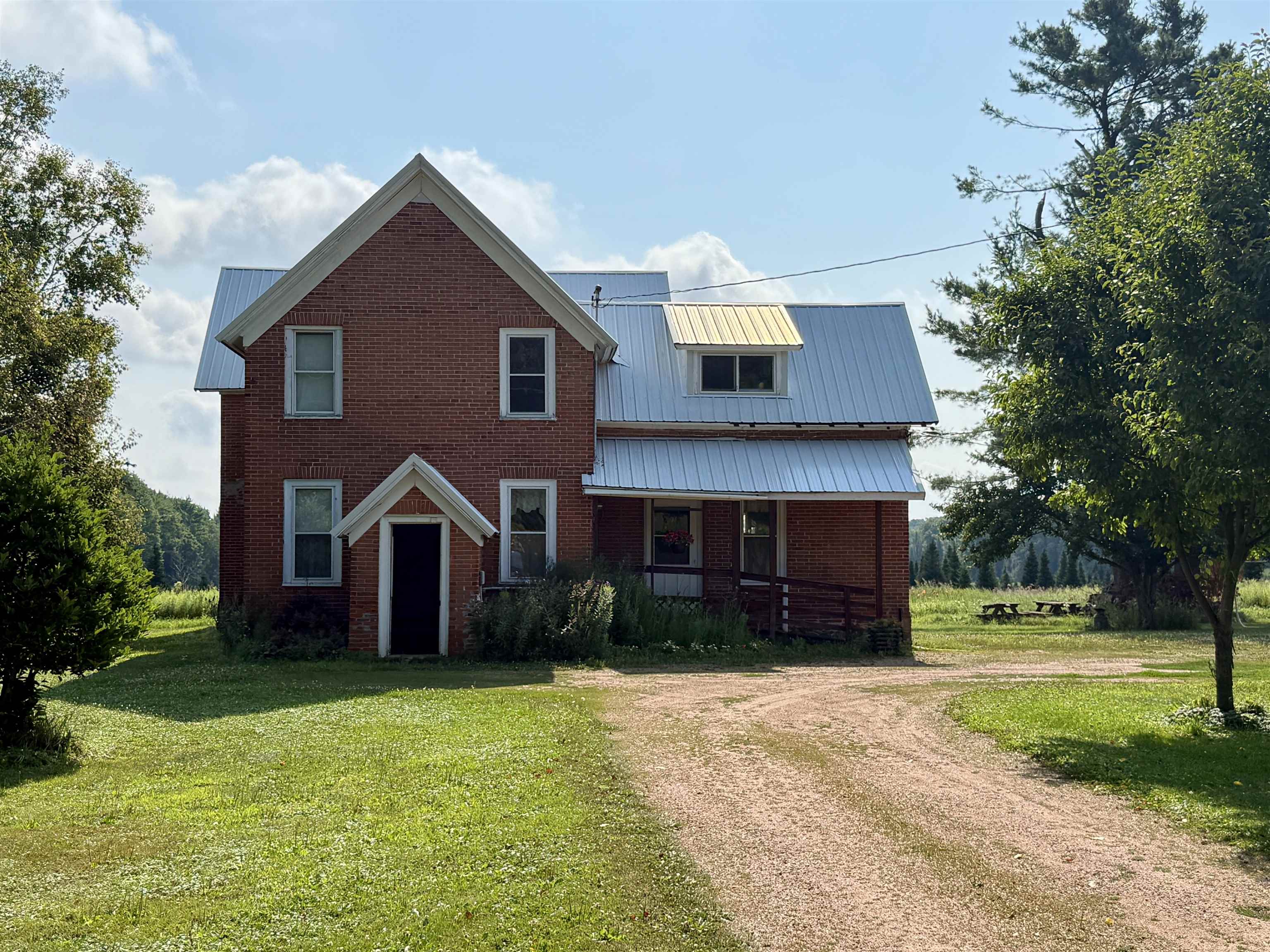 N6454 ROBIN ROAD, Wittenberg, Wisconsin 54499, 5 Bedrooms Bedrooms, ,1 BathroomBathrooms,Residential,For Sale,N6454 ROBIN ROAD,22603825
