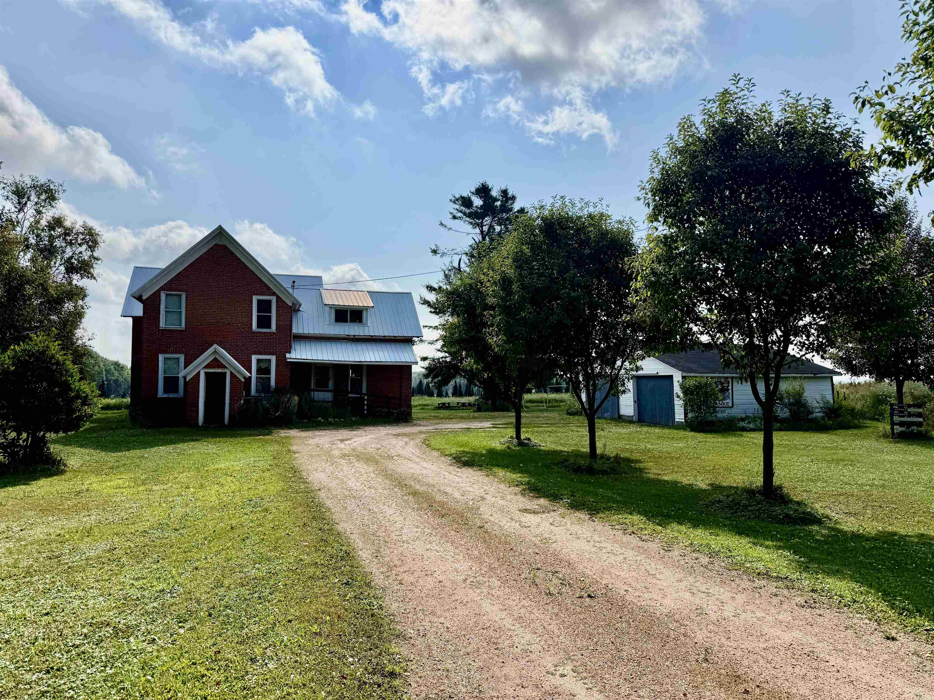 N6454 ROBIN ROAD, Wittenberg, Wisconsin 54499, 5 Bedrooms Bedrooms, ,1 BathroomBathrooms,Residential,For Sale,N6454 ROBIN ROAD,22603825