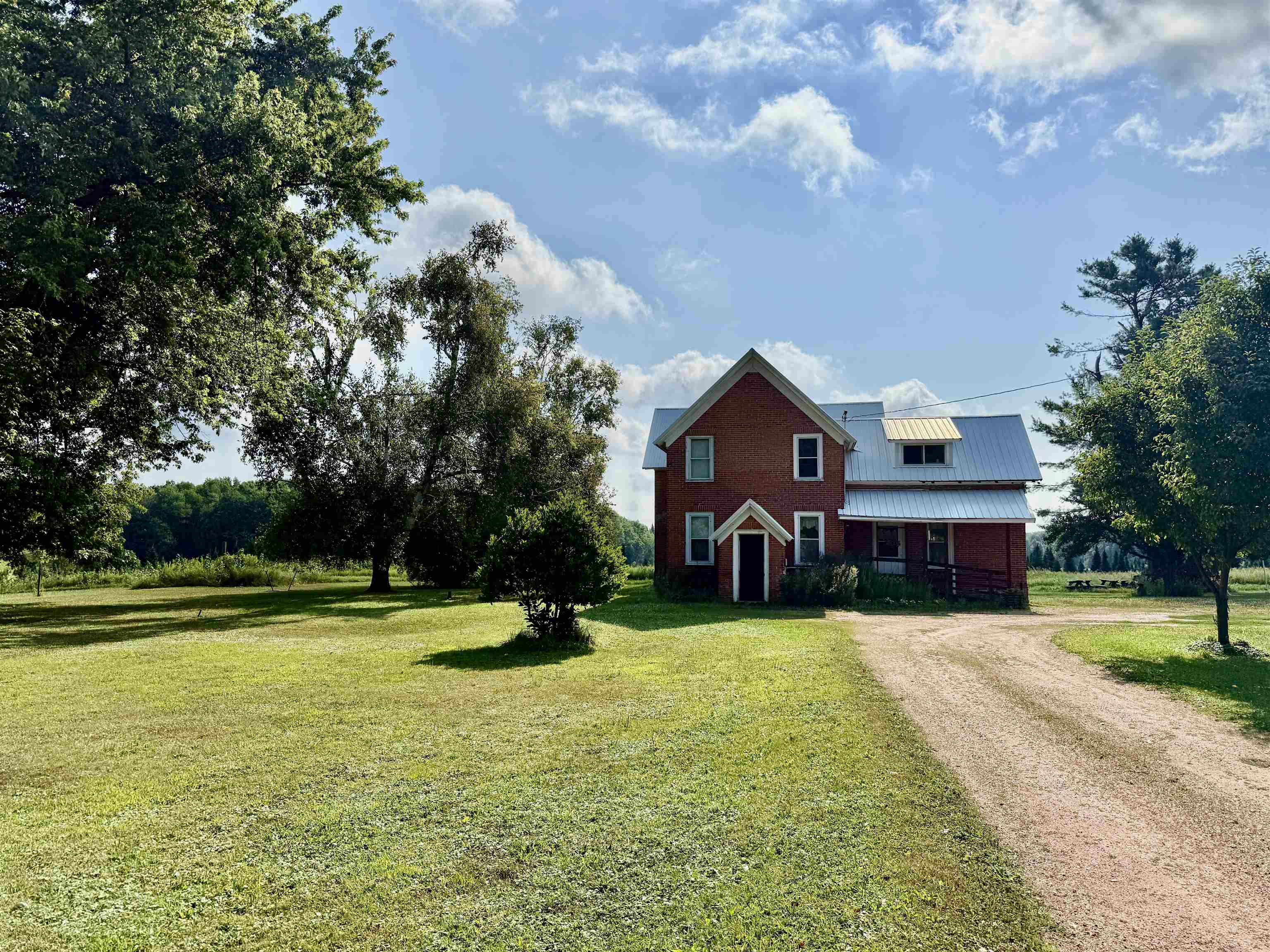 N6454 ROBIN ROAD, Wittenberg, Wisconsin 54499, 5 Bedrooms Bedrooms, ,1 BathroomBathrooms,Residential,For Sale,N6454 ROBIN ROAD,22603825