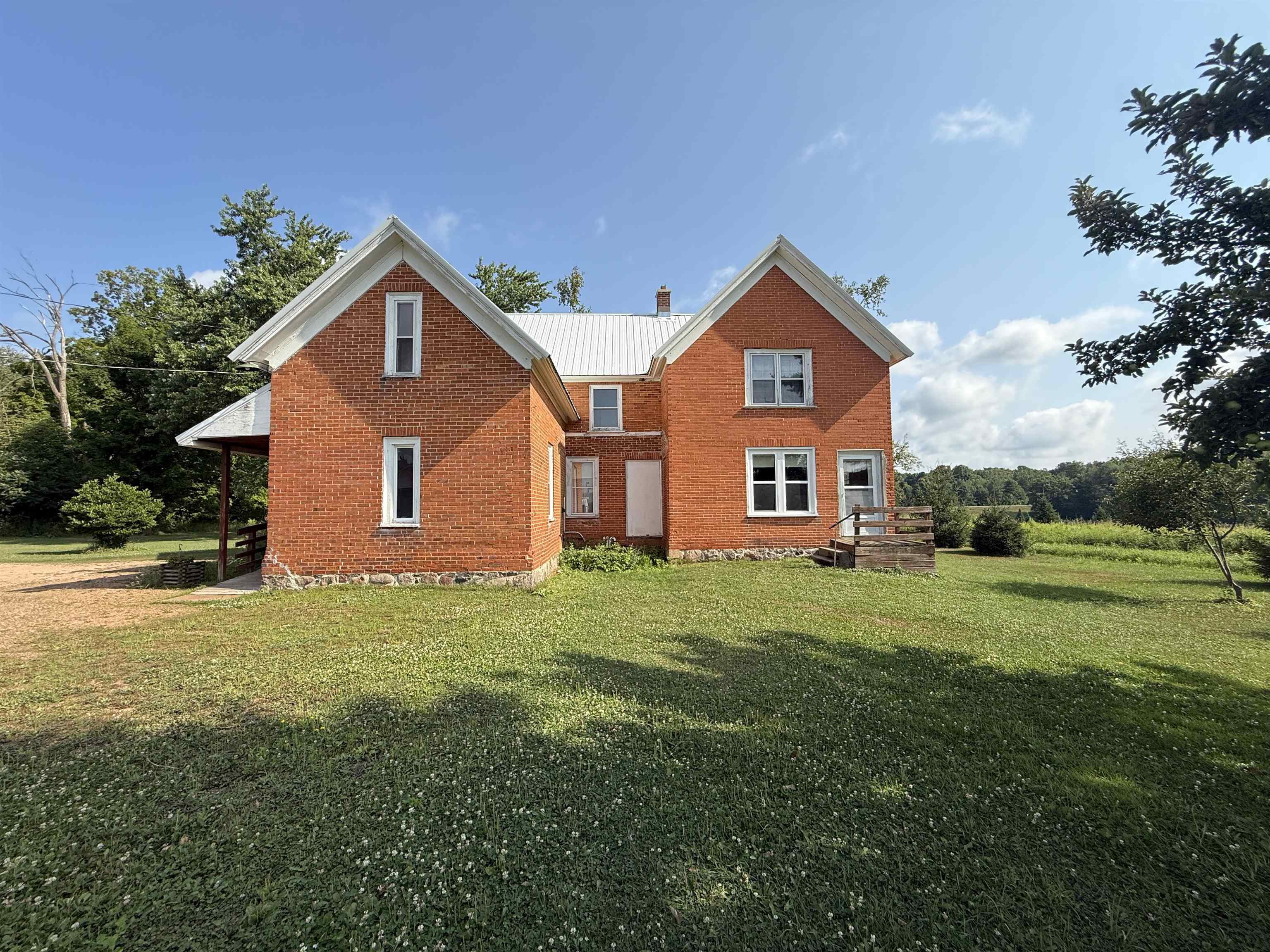 N6454 ROBIN ROAD, Wittenberg, Wisconsin 54499, 5 Bedrooms Bedrooms, ,1 BathroomBathrooms,Residential,For Sale,N6454 ROBIN ROAD,22603825