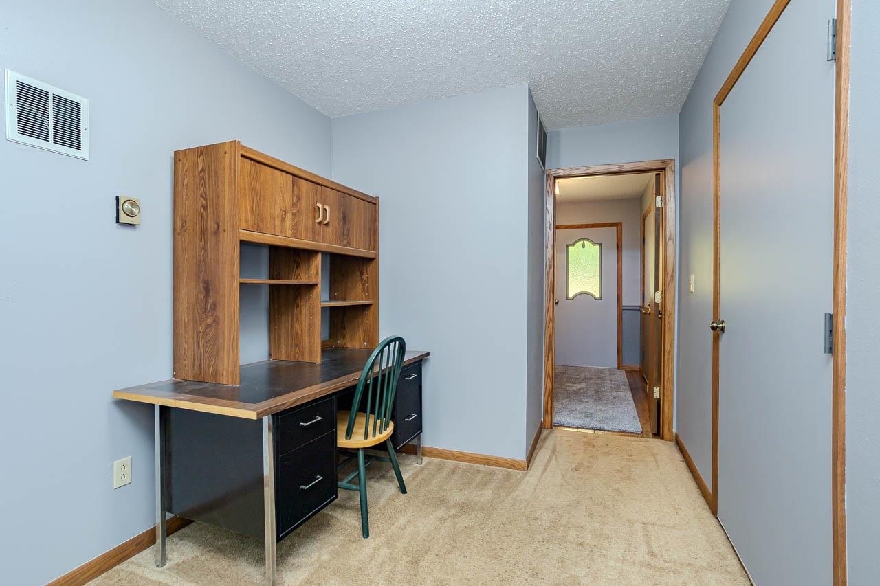 1943 PLANTATION LANE, Kronenwetter, Wisconsin 54455, 4 Bedrooms Bedrooms, ,3 BathroomsBathrooms,Residential,For Sale,1943 PLANTATION LANE,22603831