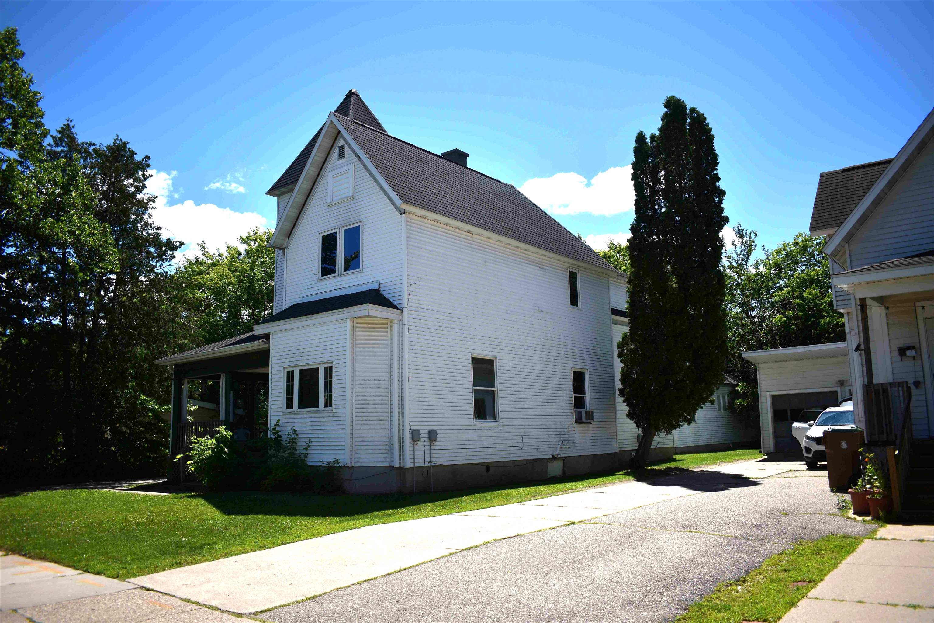 1964 STRONGS AVENUE, Stevens Point, Wisconsin 54481, 2 Bedrooms Bedrooms, ,1 BathroomBathrooms,Multi-family,For Sale,1964 STRONGS AVENUE,22603832