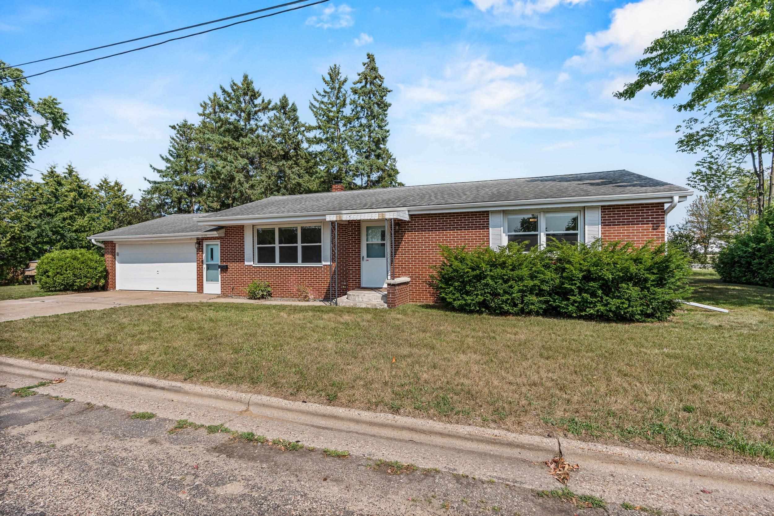 2125 INDIANA AVENUE, Stevens Point, Wisconsin 54481, 3 Bedrooms Bedrooms, ,2 BathroomsBathrooms,Residential,For Sale,2125 INDIANA AVENUE,22603835