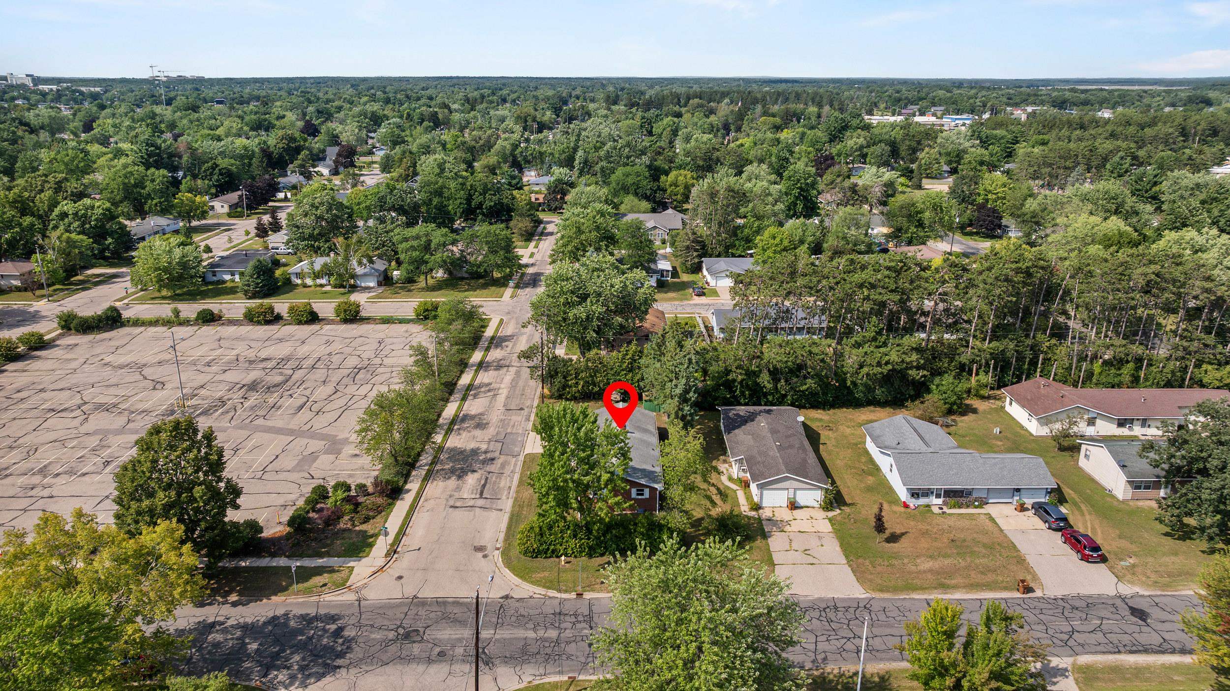 2125 INDIANA AVENUE, Stevens Point, Wisconsin 54481, 3 Bedrooms Bedrooms, ,2 BathroomsBathrooms,Residential,For Sale,2125 INDIANA AVENUE,22603835