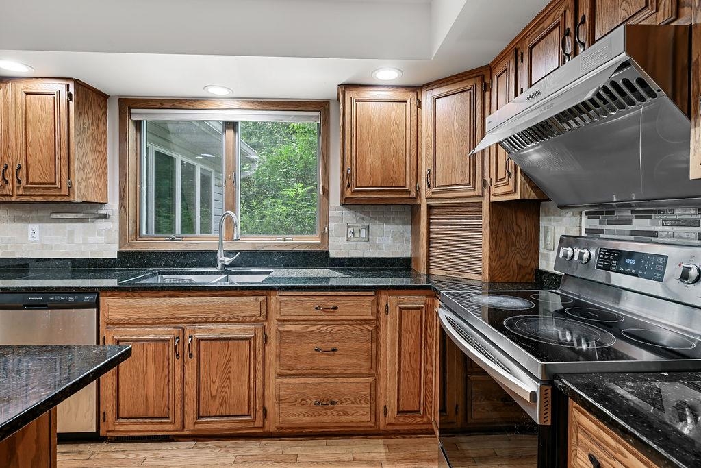 2200 E FILLMORE STREET, Marshfield, Wisconsin 54449, 4 Bedrooms Bedrooms, ,2 BathroomsBathrooms,Residential,For Sale,2200 E FILLMORE STREET,22603840